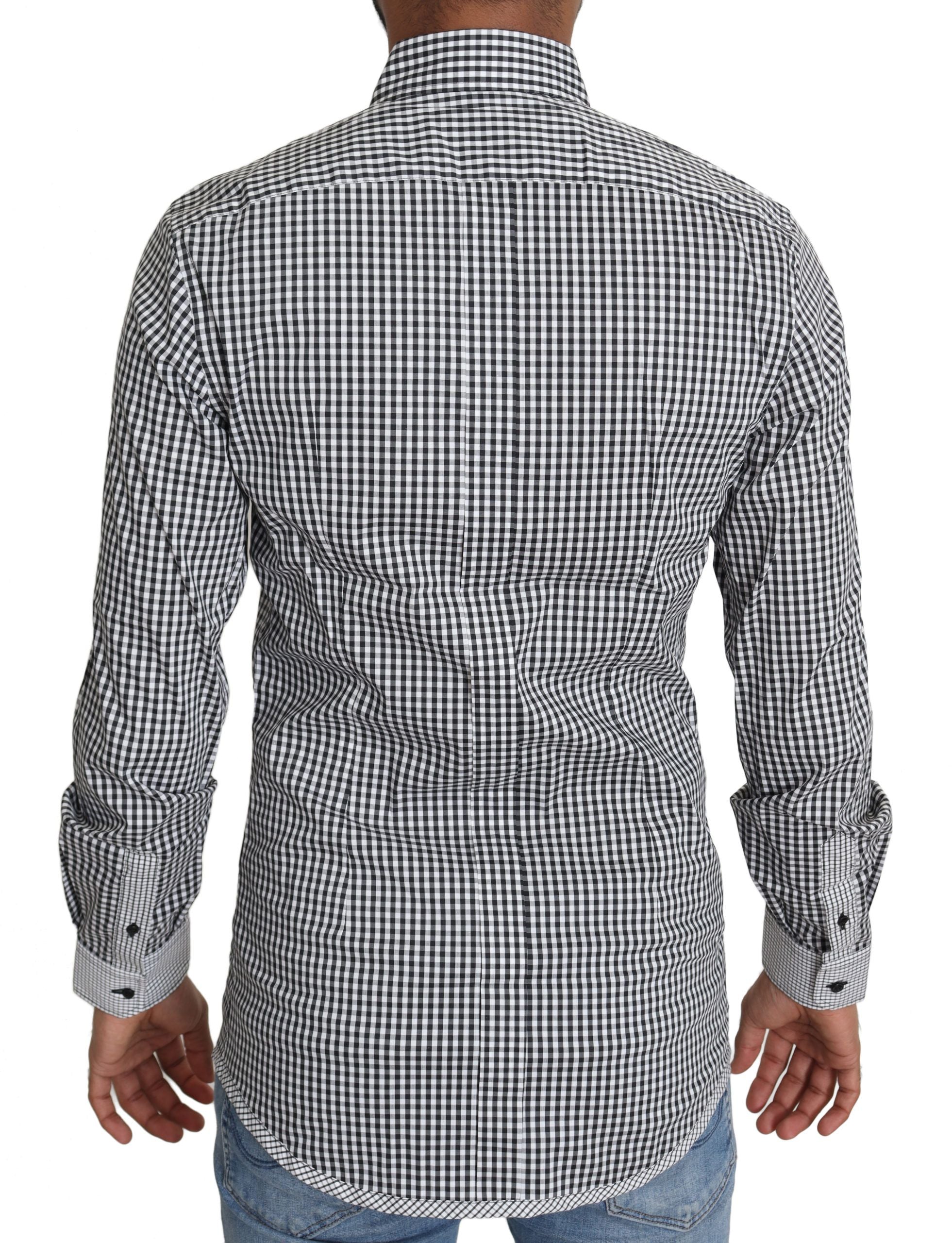 Chemise décontractée à carreaux noir et blanc de Dolce & Gabbana, vue rapprochée du tissu et du motif.