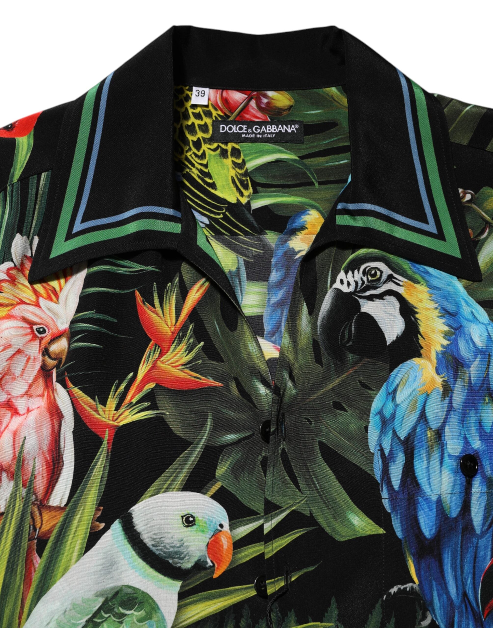 Chemise lounge décontractée Dolce & Gabbana avec imprimé perroquet multicolore, style élégant et coloré.