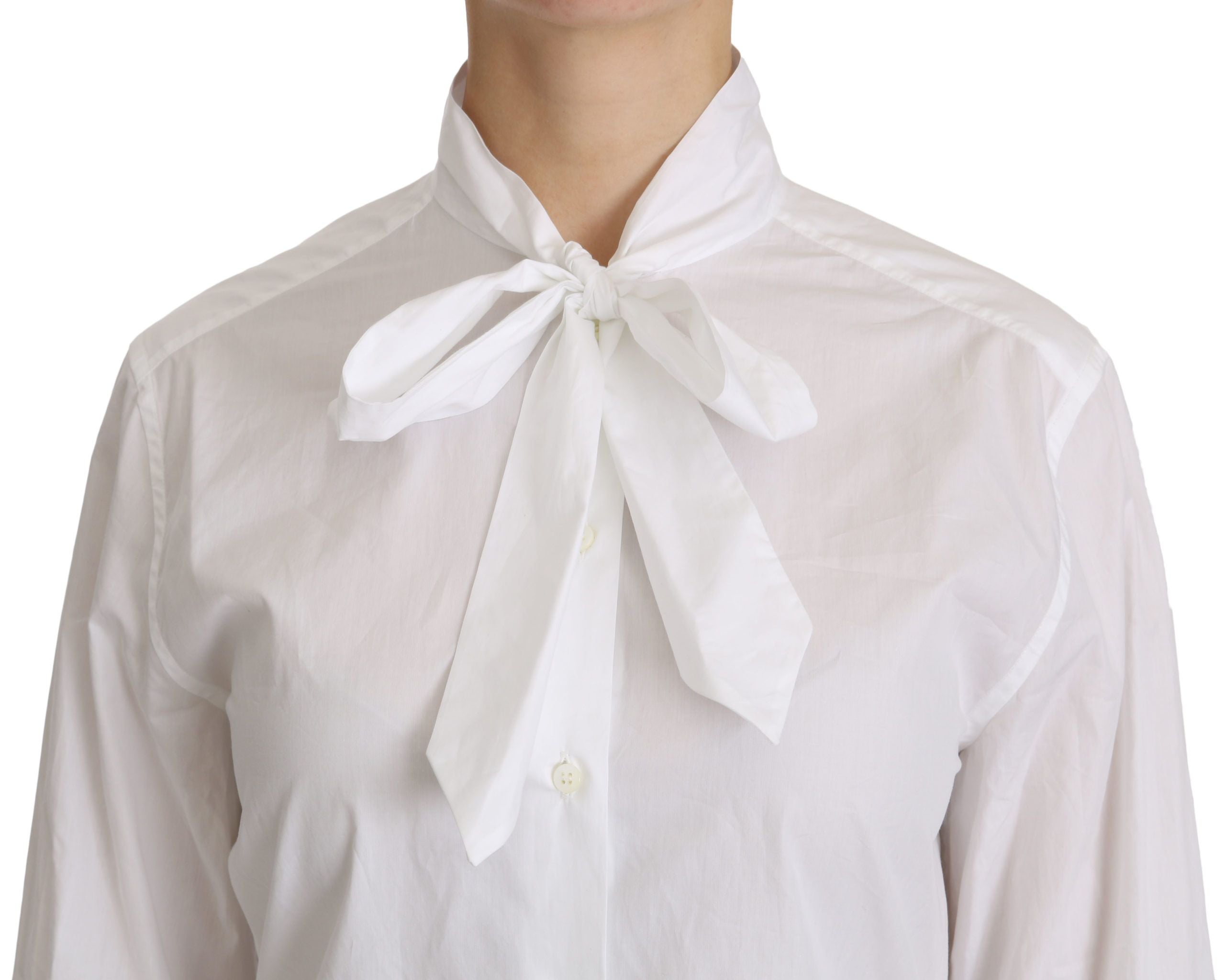 Pull à col roulé blanc Dolce & Gabbana à manches longues, élégant et classique, en tissu doux et confortable.