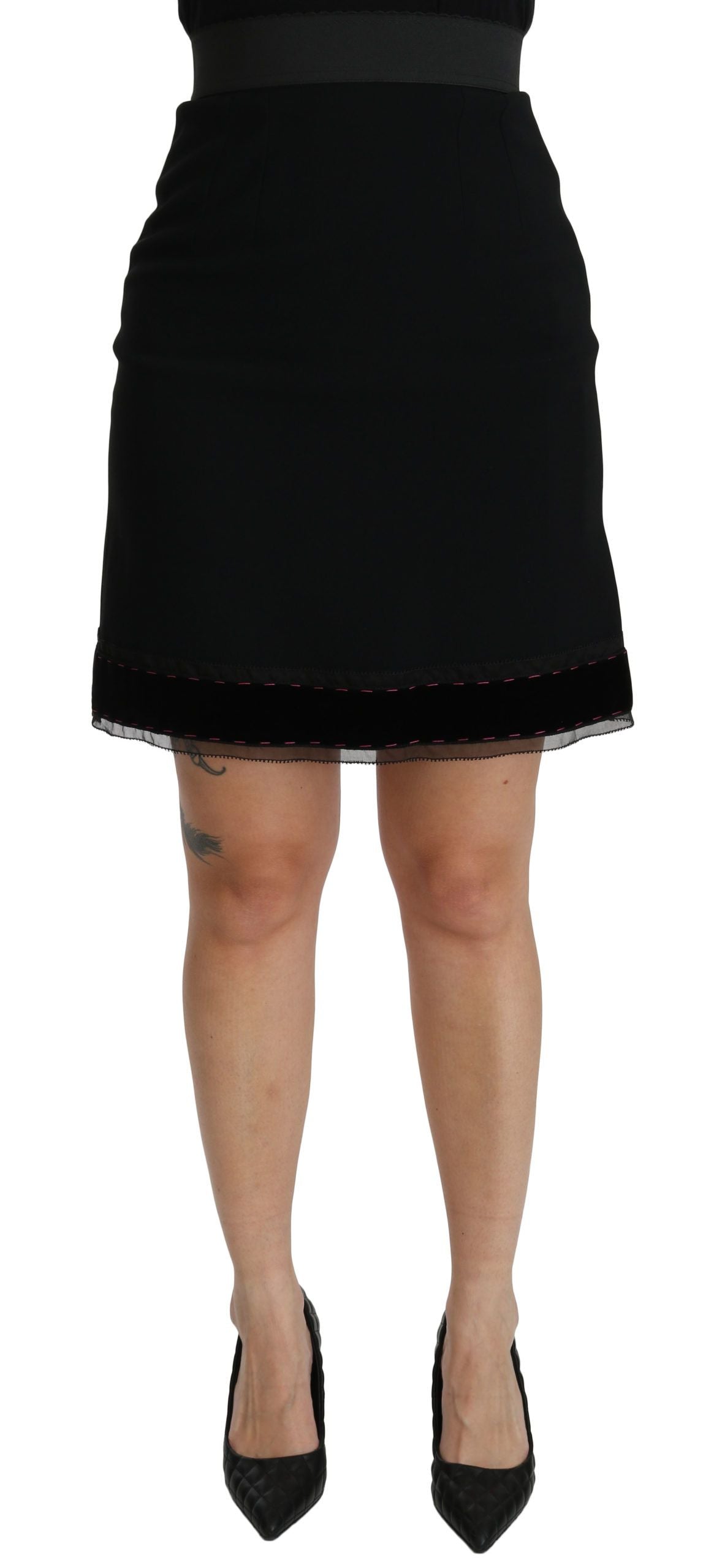 Jupe courte noire à ligne A à taille haute en viscose de Dolce & Gabbana, vue détaillée.