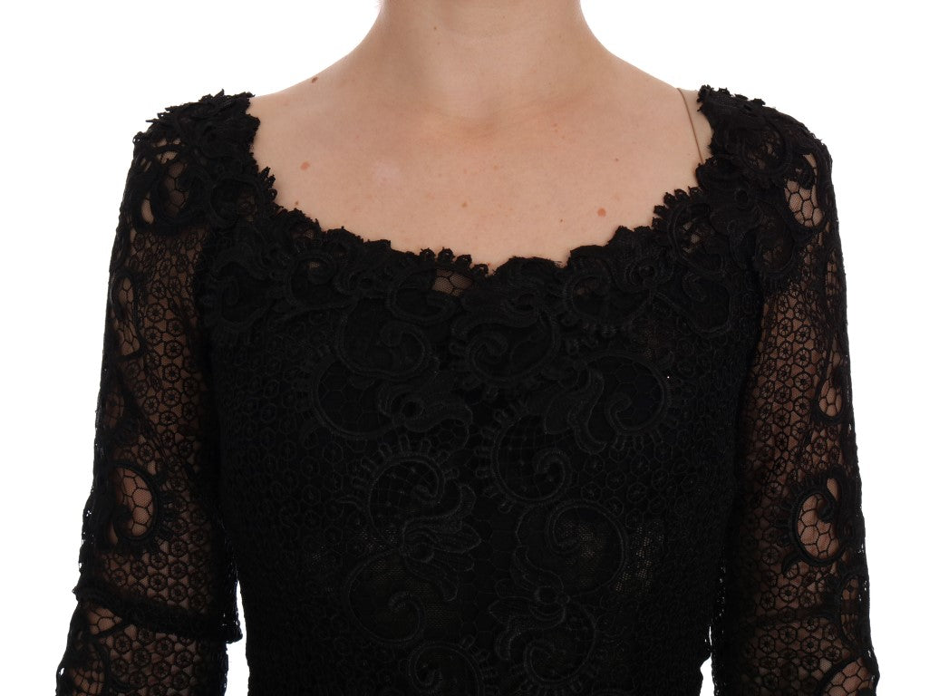 Robe fourreau noire à fleurs Dolce & Gabbana, élégante vêtement de soirée avec imprimé floral sophistiqué.