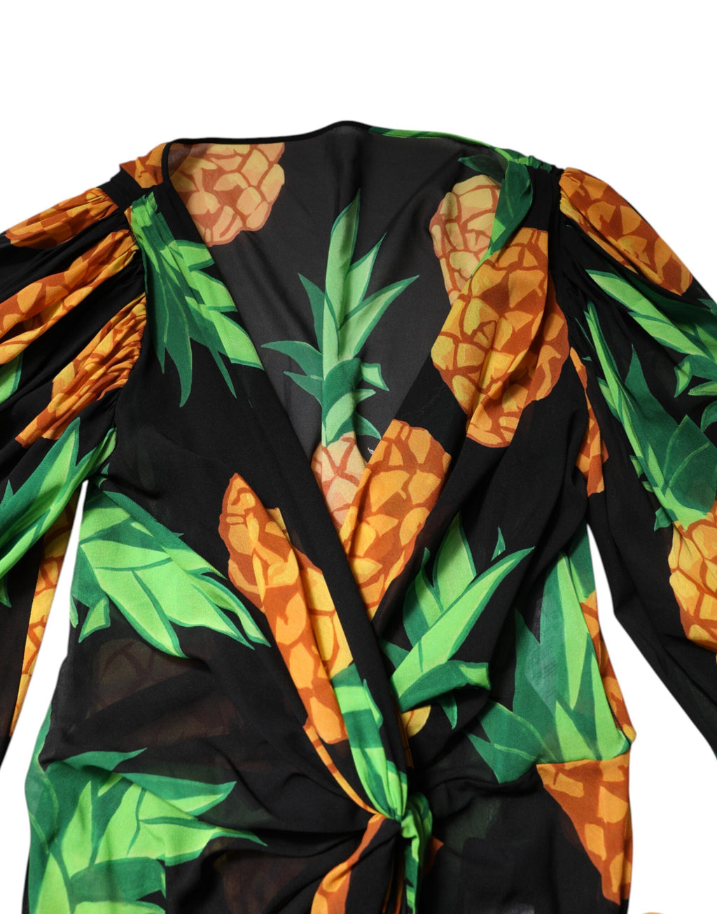 Robe courte en soie noire avec imprimé ananas Dolce & Gabbana, wrap, style élégant et moderne.