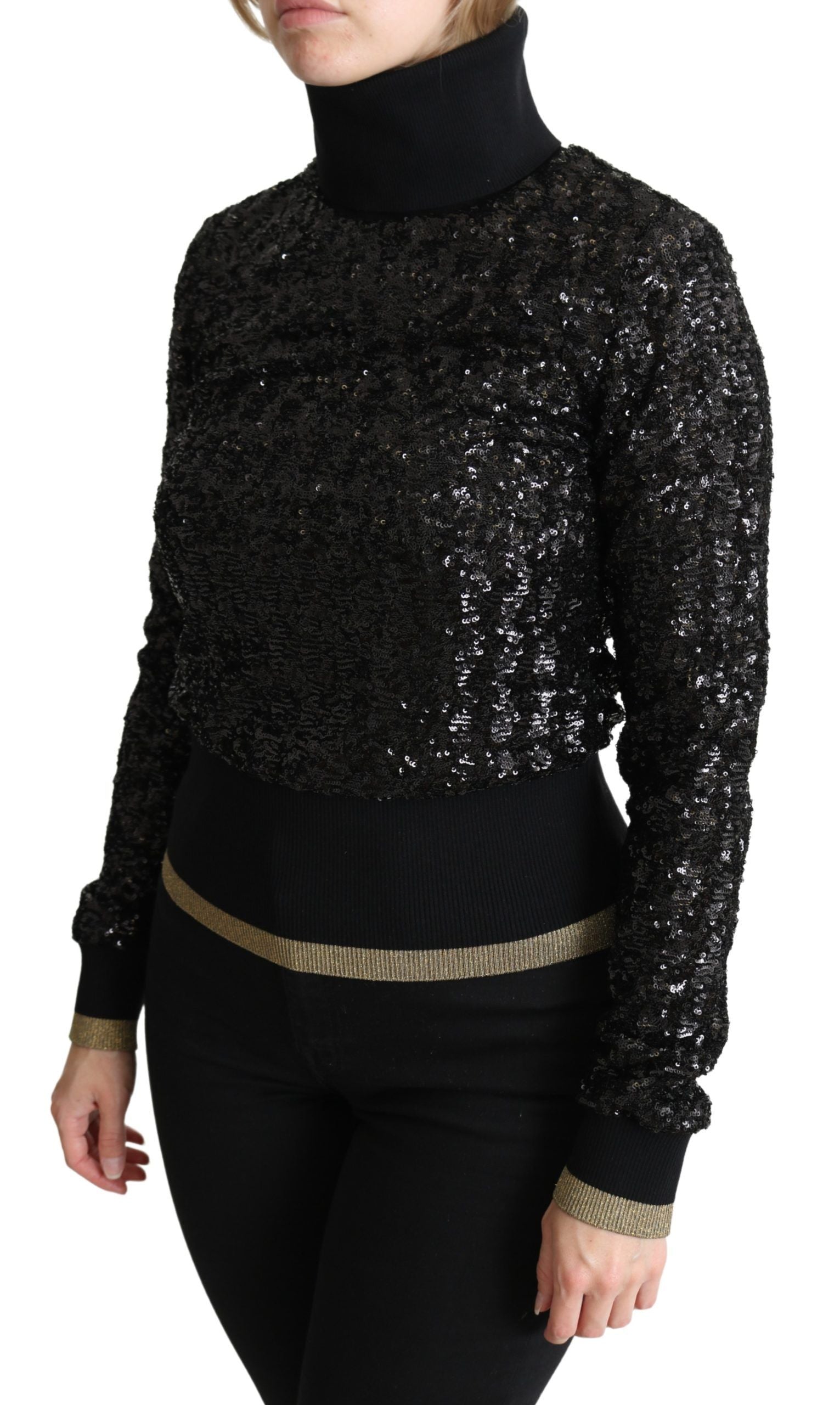 Pull noir à sequins en maille Dolce & Gabbana, col roulé, style élégant et chic, visible avec détails scintillants.