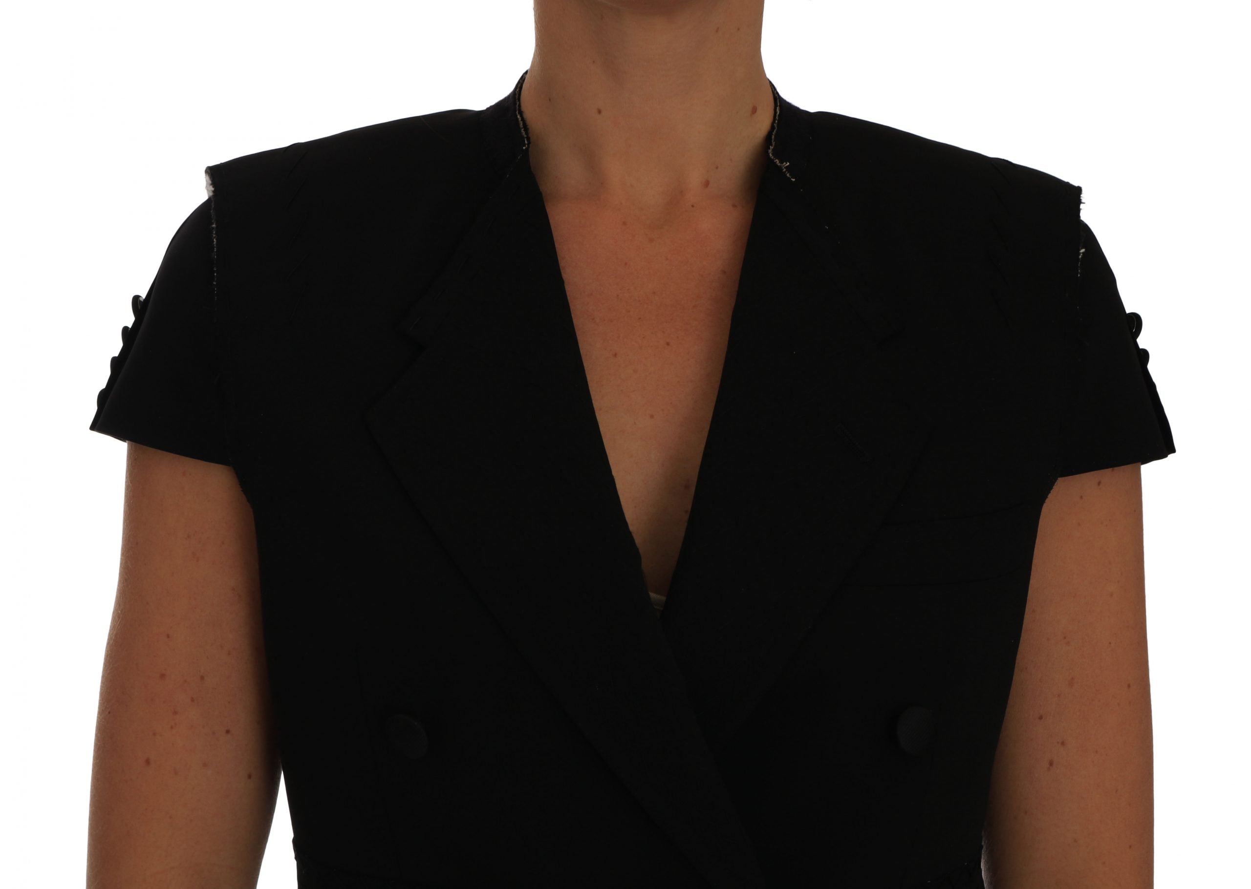 Veste courte noire Dolce & Gabbana blazer courte en tissu élégant, visible avec col et manches longues.