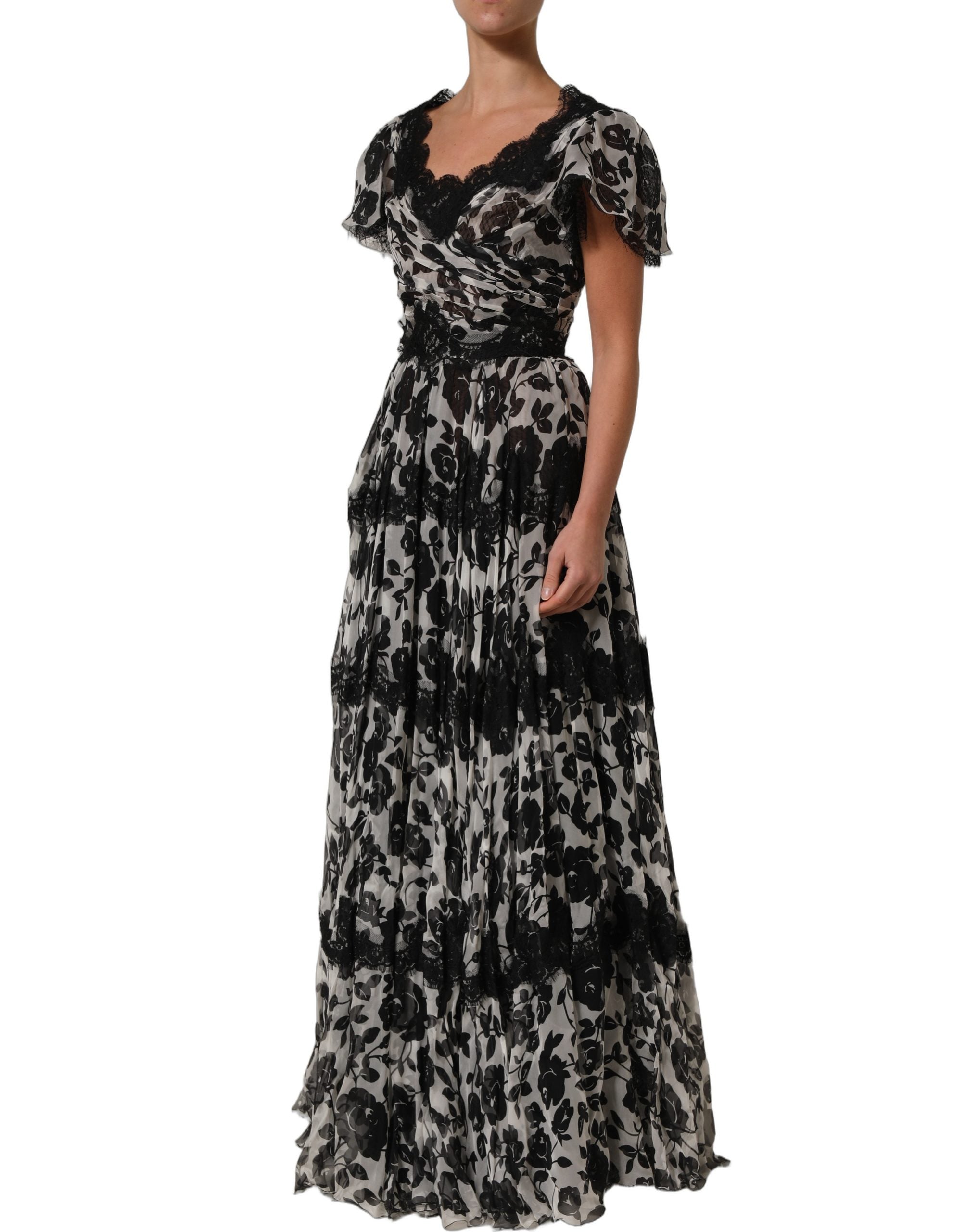 Robe maxi en soie noire Dolce & Gabbana avec broderie florale en dentelle et ricamo, élégante et sophistiquée.