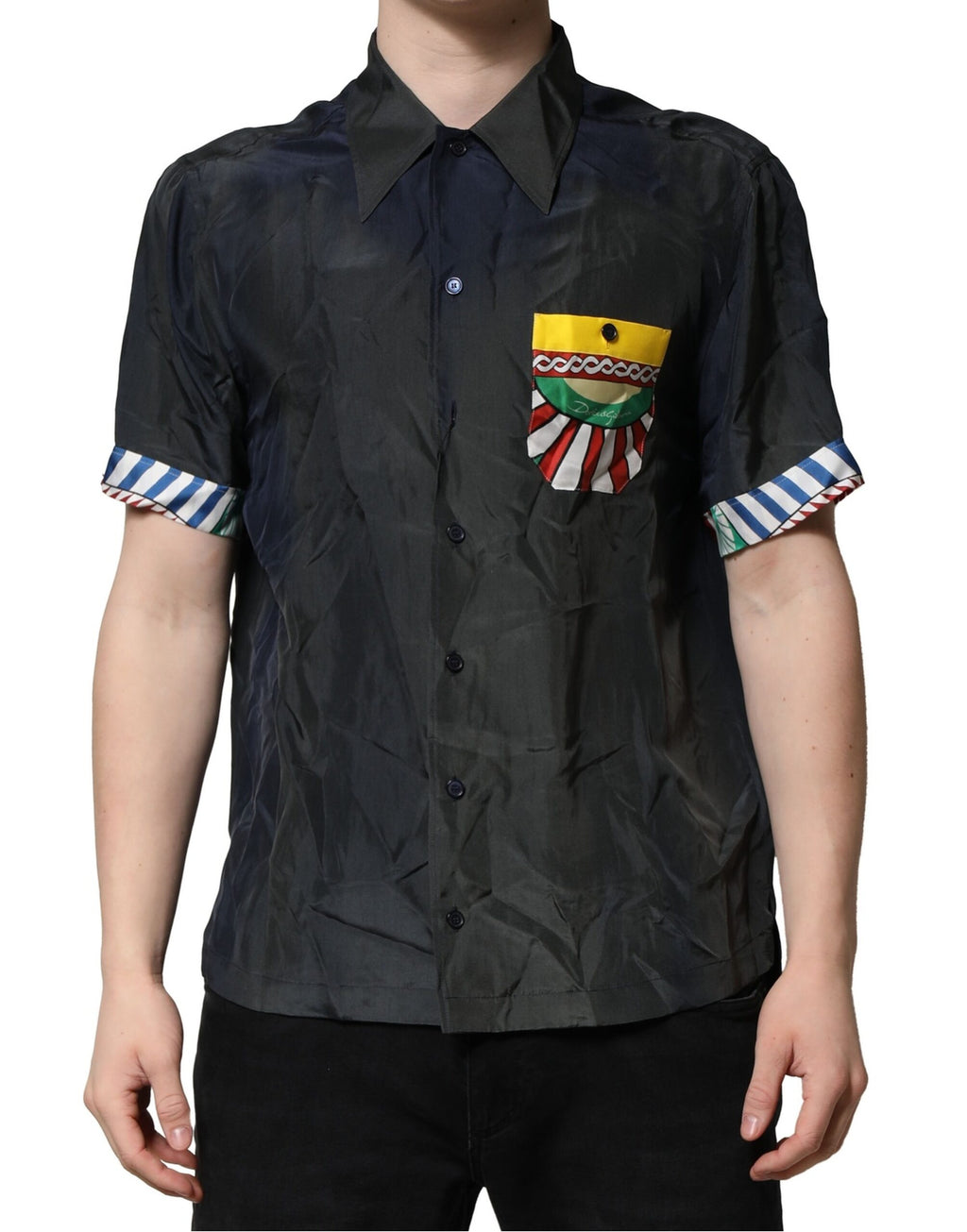 Chemise homme Dolce & Gabbana en soie noire à manches courtes, style décontracté et élégant.