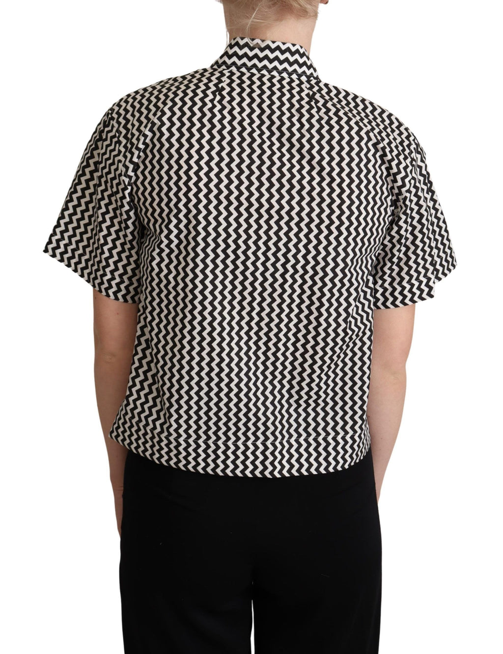 Chemise en coton noir et blanc avec col à zigzag de Dolce & Gabbana, style élégant et moderne.