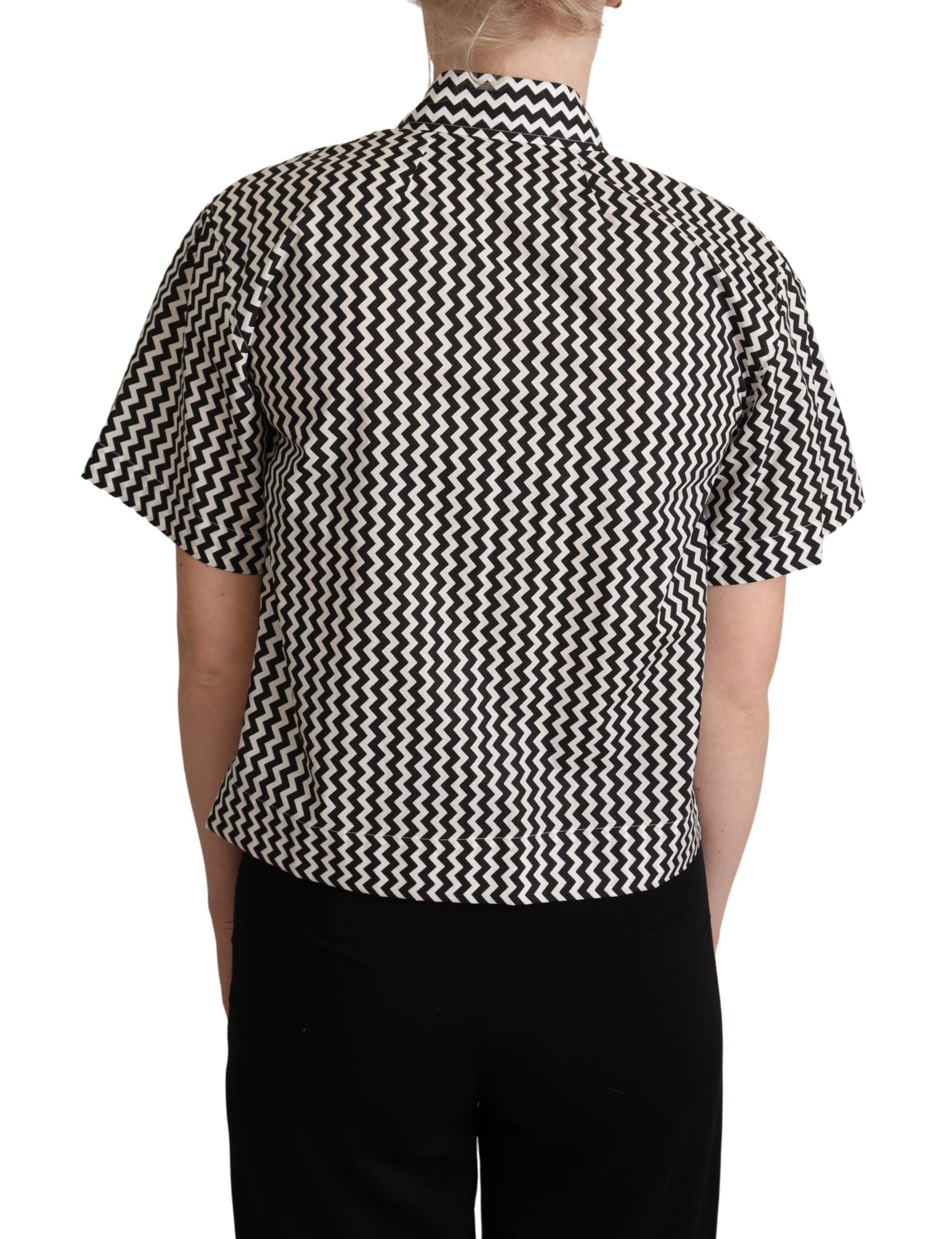 Chemise en coton noir et blanc avec col à zigzag de Dolce & Gabbana, style élégant et moderne.