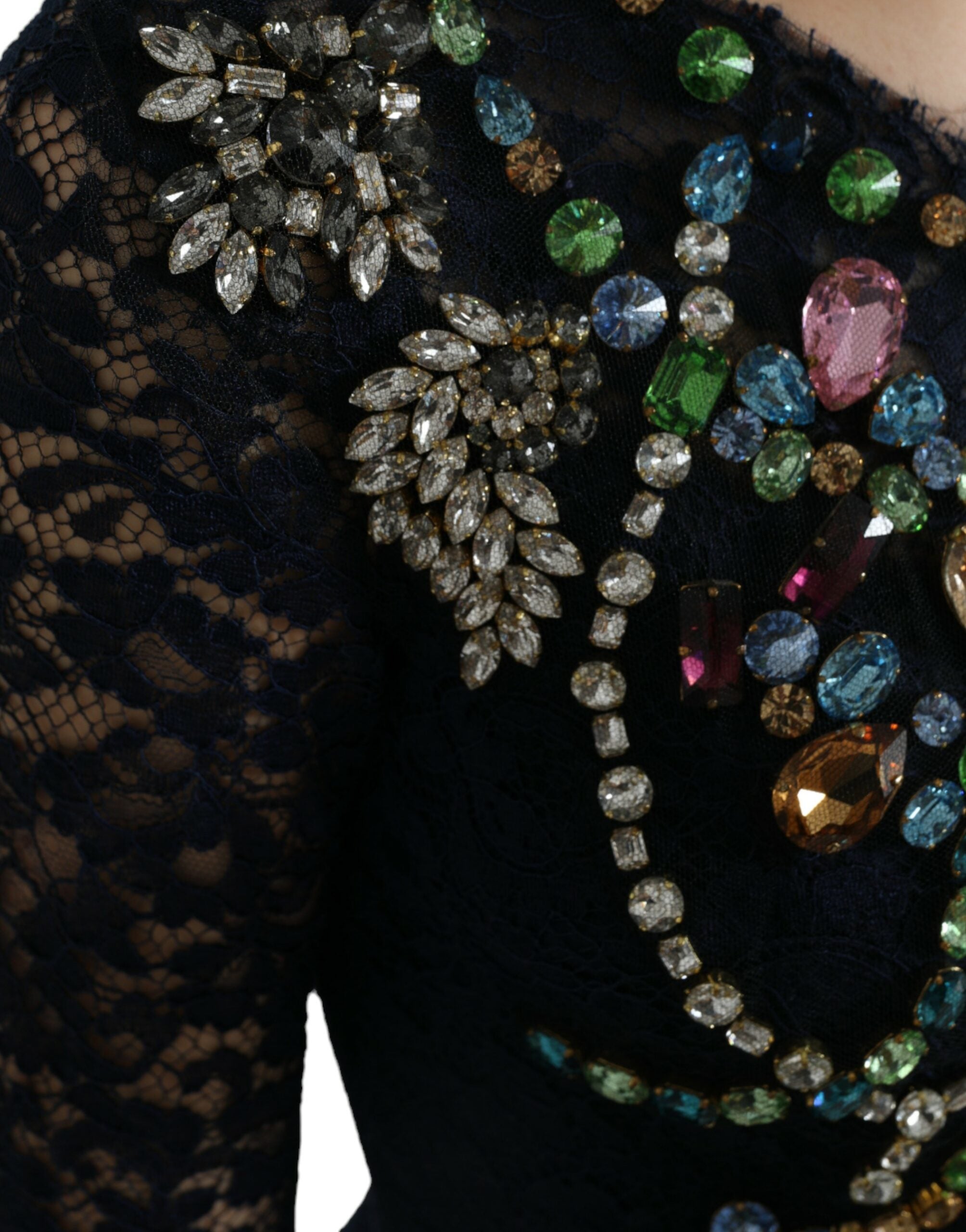 Robe longue Dolce & Gabbana en dentelle bleue ornée de cristaux et motifs floraux, élégante et sophistiquée.