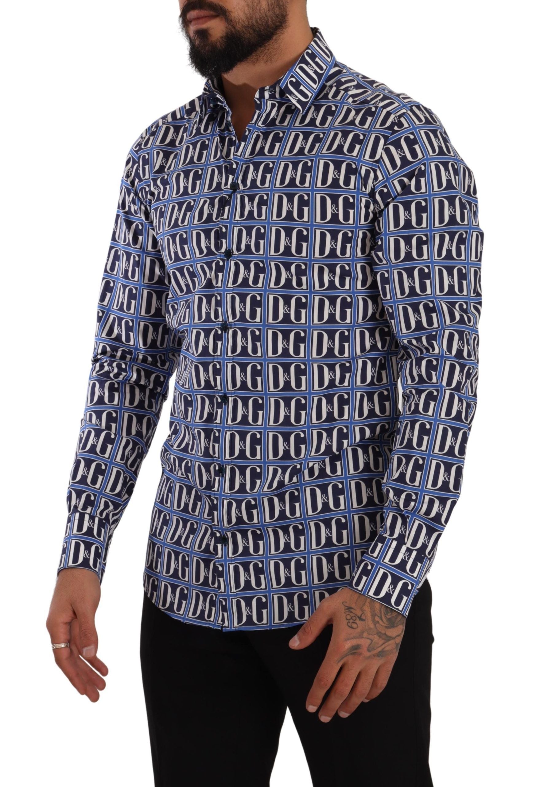 Chemise en coton slim fit Dolce & Gabbana Logo Mania bleue avec logo visible, élégante et moderne.