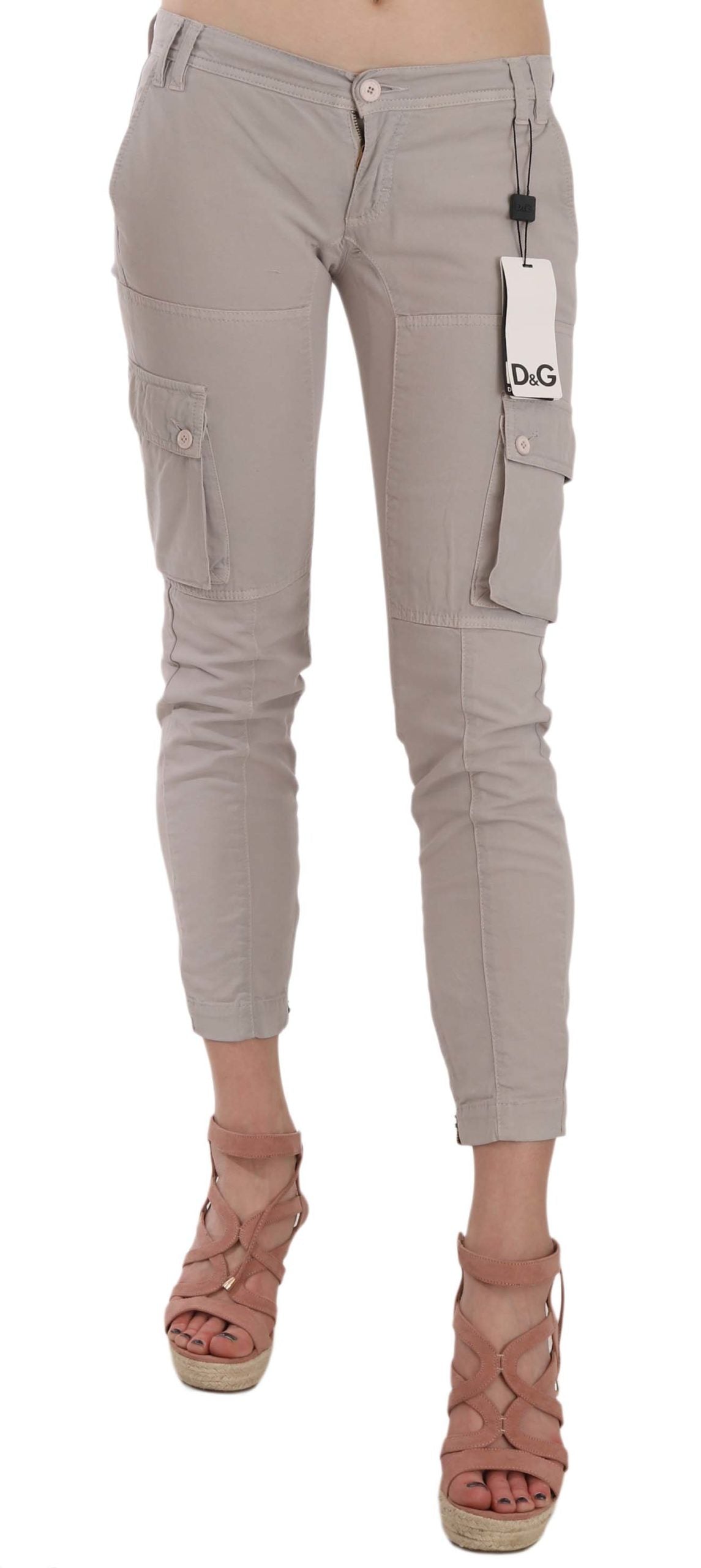 Pantalon Dolce & Gabbana décontracté ajusté en kaki, style casual avec coupe moderne et tissu confortable.