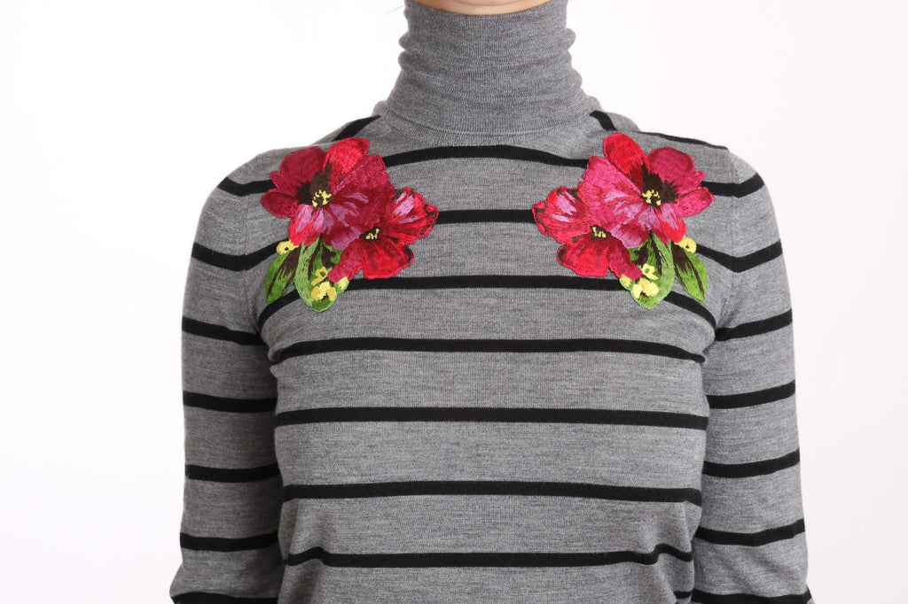 Pull en cachemire et soie gris Dolce & Gabbana, col roulé élégant et doux, idéal pour un style chic et confortable.