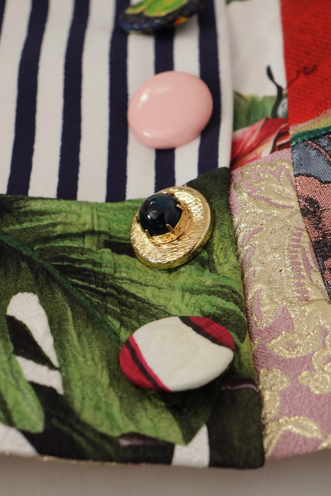 Jupe trapèze en polyester multicolore à patchwork de Dolce & Gabbana, motif coloré et design élégant.