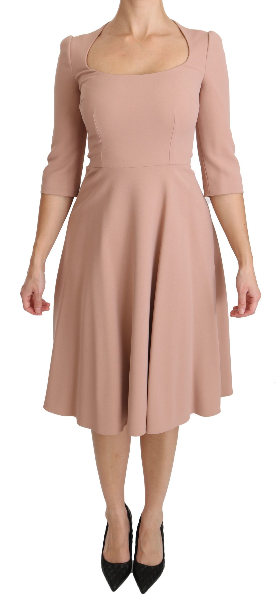 Robe Dolce & Gabbana rose à manches 3/4, coupe trapèze en viscose, vue de face, élégante et féminine.