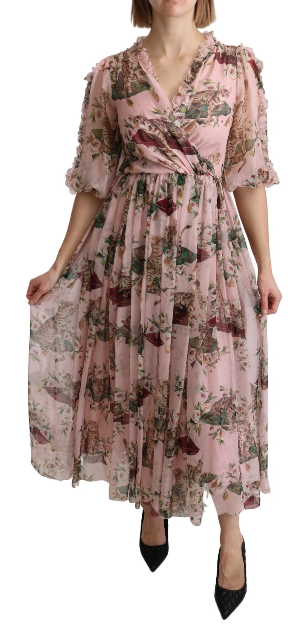 Robe longue en soie Dolce & Gabbana à imprimé Bengal rose et motif de chat, coupe en A élégante et sophistiquée.