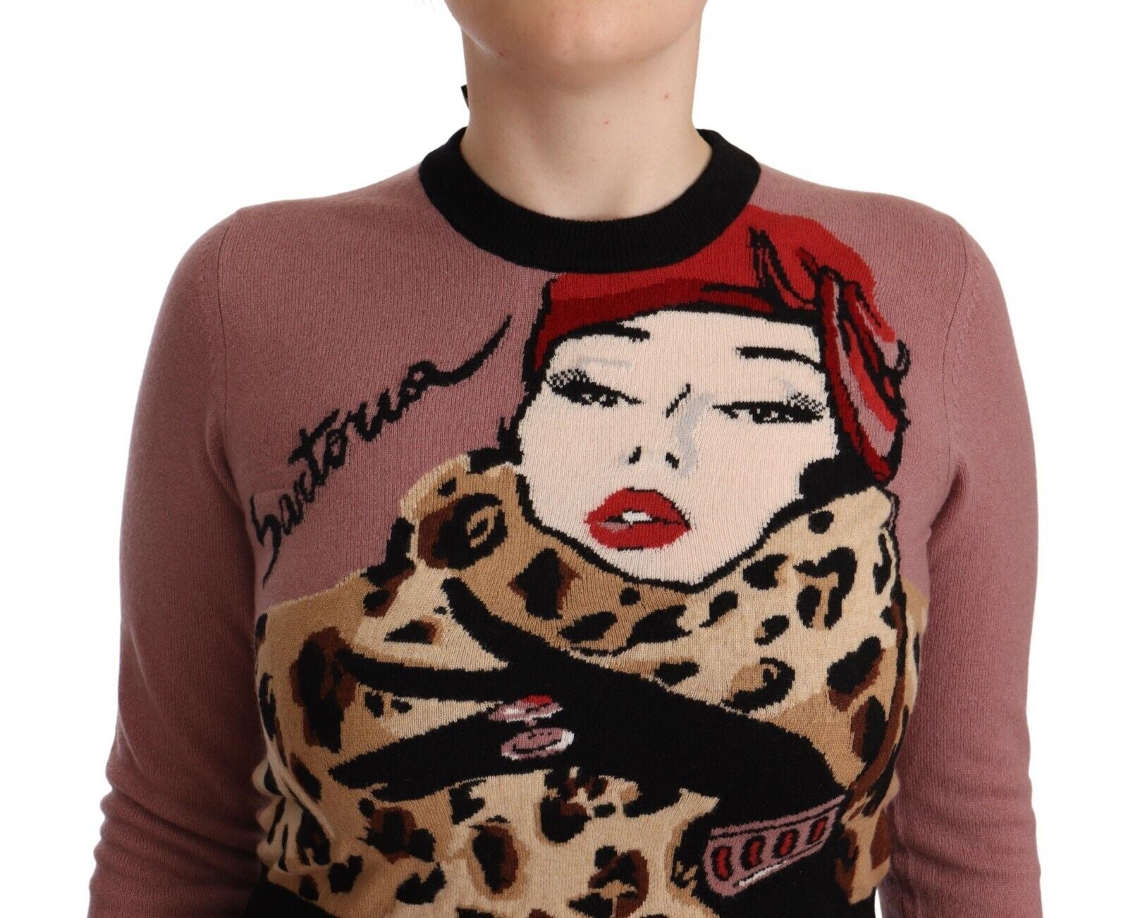 Pull en cachemire rose Dolce & Gabbana, col rond, pull-over élégant en laine douce pour femme.