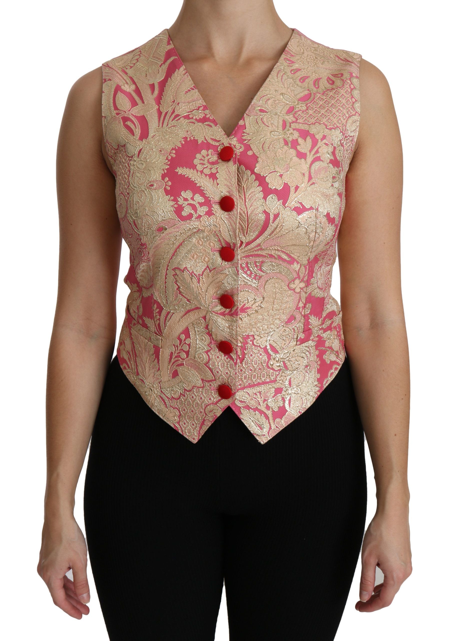 Gilet Dolce & Gabbana en brocart rose et or avec col en V, porté avec une blouse élégante, visible de face sur mannequin.