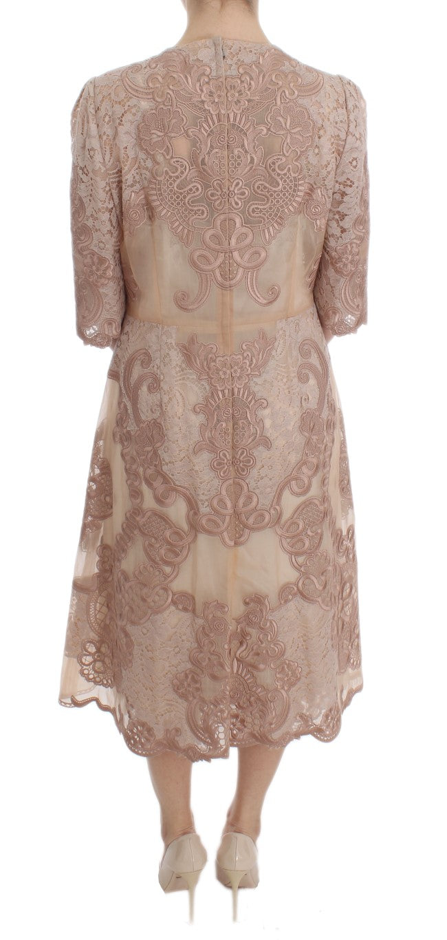 Robe de soirée Dolce & Gabbana en soie rose avec dentelle et broderie, style shift élégante et sophistiquée.