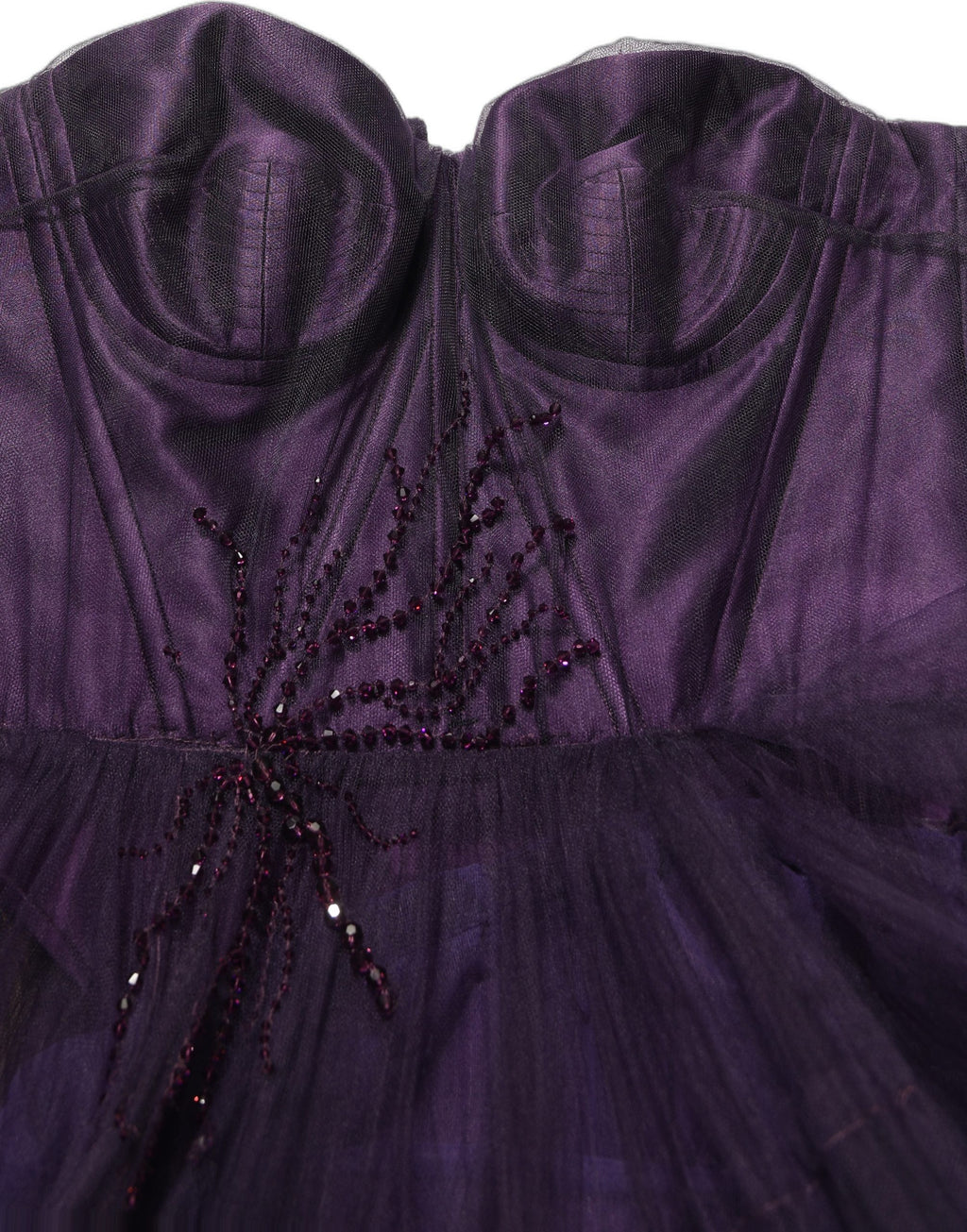 Robe longue en tulle violet en plusieurs couches en soie de Dolce & Gabbana, silhouette élégante et fluide.