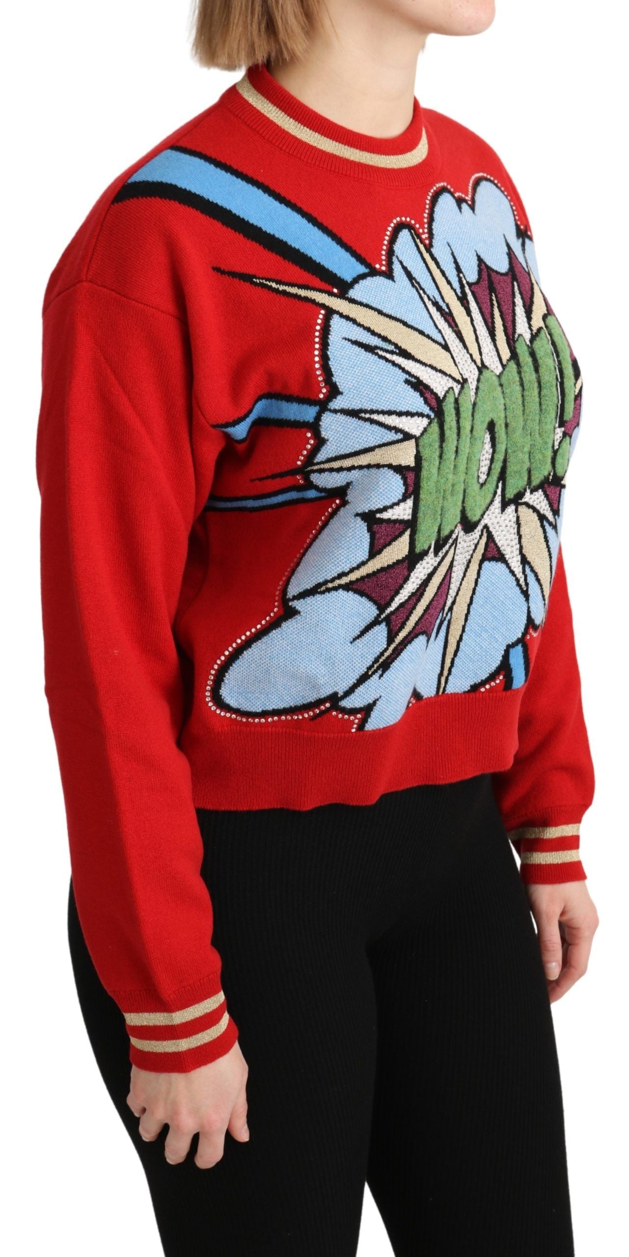 Pull en cachemire rouge Dolce & Gabbana avec motif cartoon, doux et chaud, pour un look tendance et confortable.