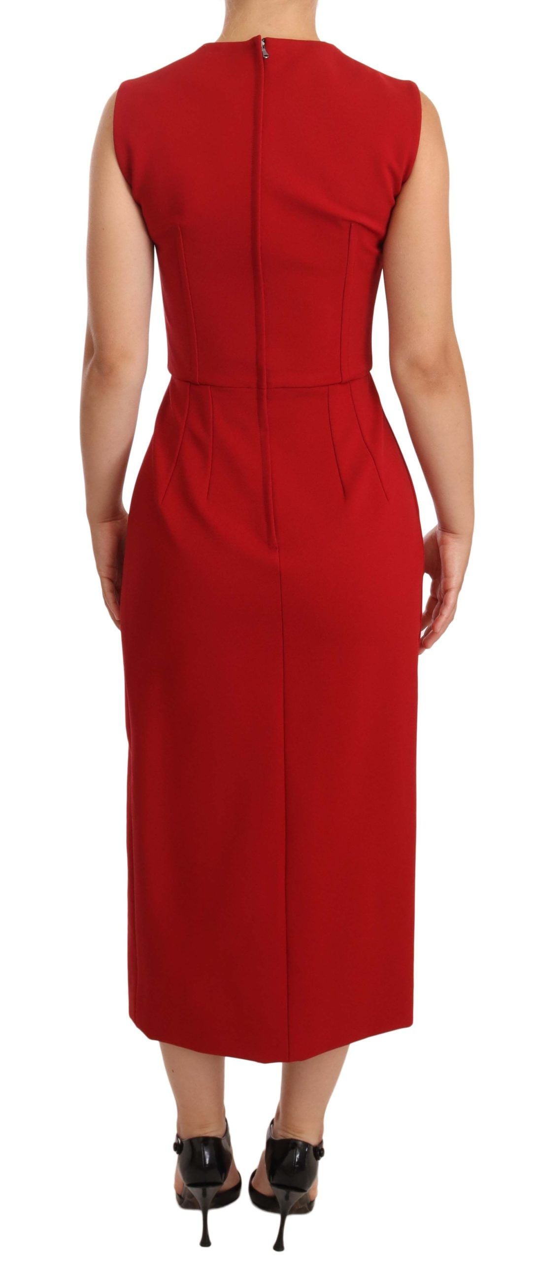 Robe midi rouge sans manches Dolce & Gabbana avec encolure en cœur et tissu stretch, élégante et ajustée.