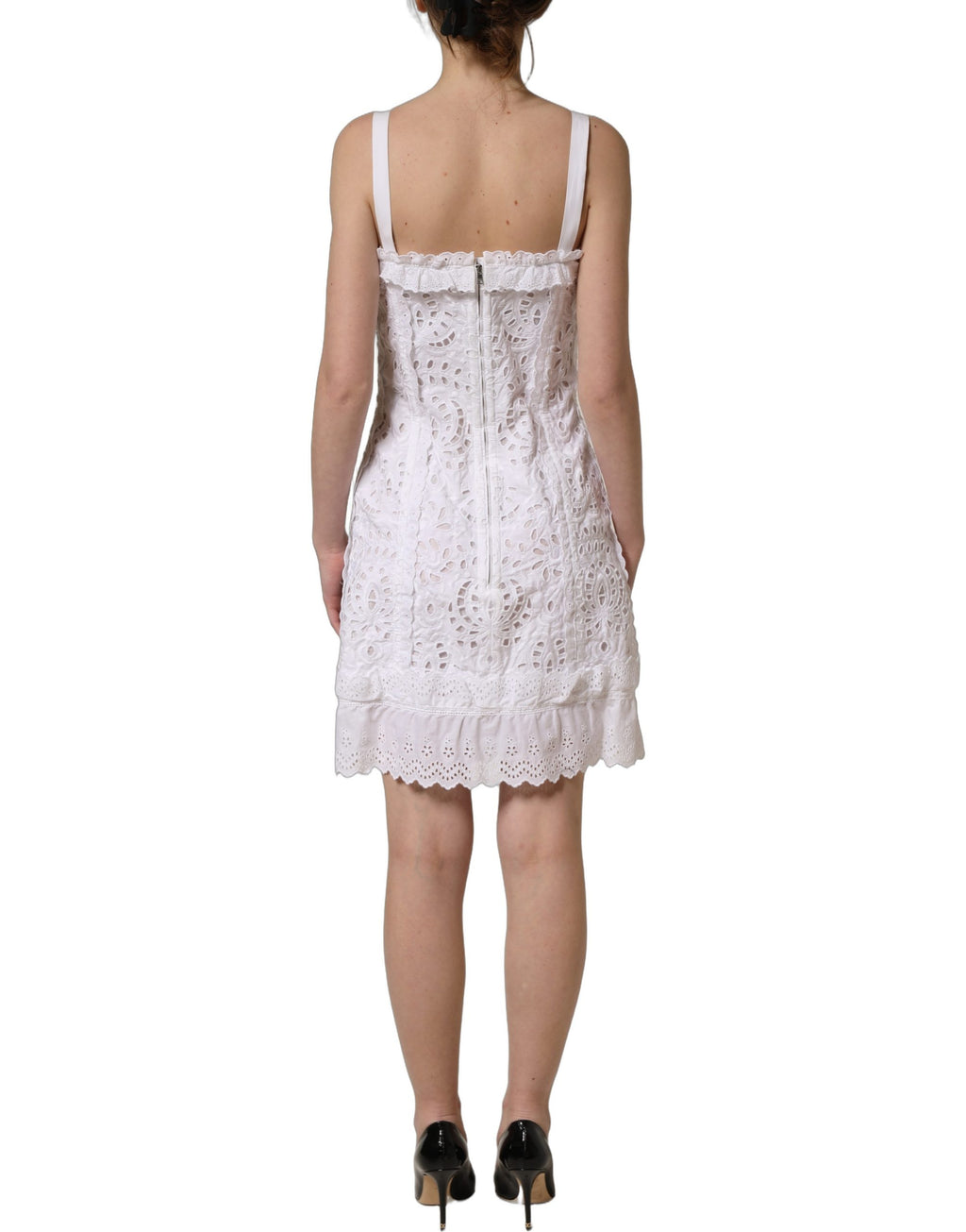Robe courte blanche en broderie anglaise en coton de Dolce & Gabbana avec détails délicats et coupe élégante.