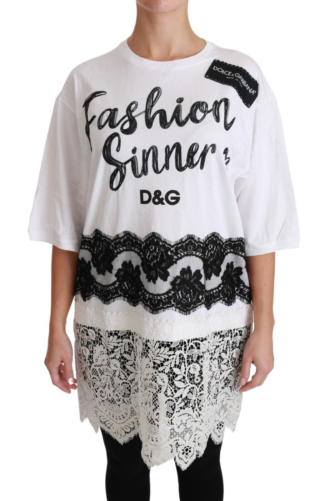T-shirt blanc Dolce & Gabbana en coton avec dentelle, style chic et élégant, vue de face sur un mannequin.