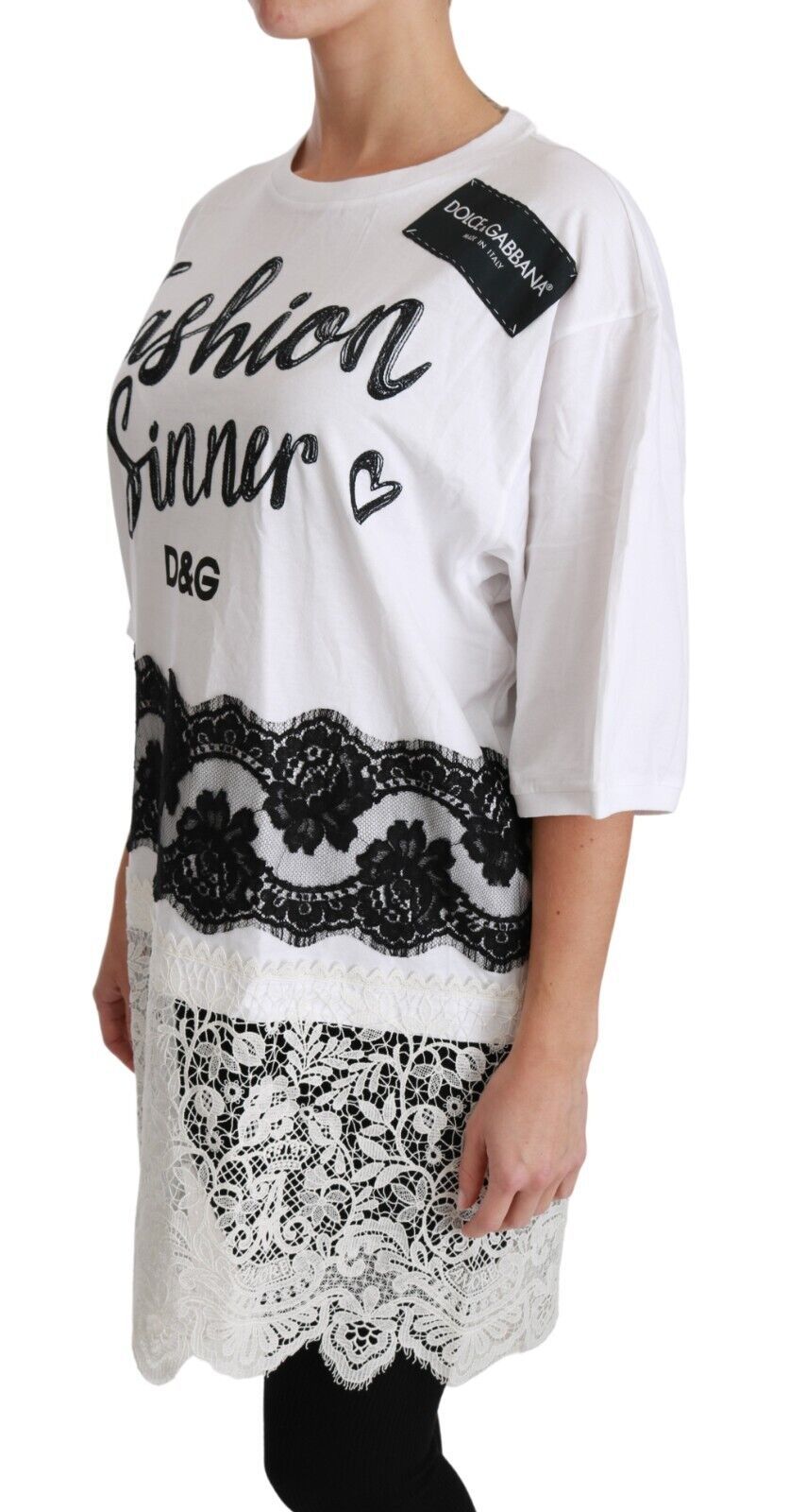 T-shirt blanc Dolce & Gabbana Sinner en coton avec dentelle, style mode élégant et tendance, porté en haut.