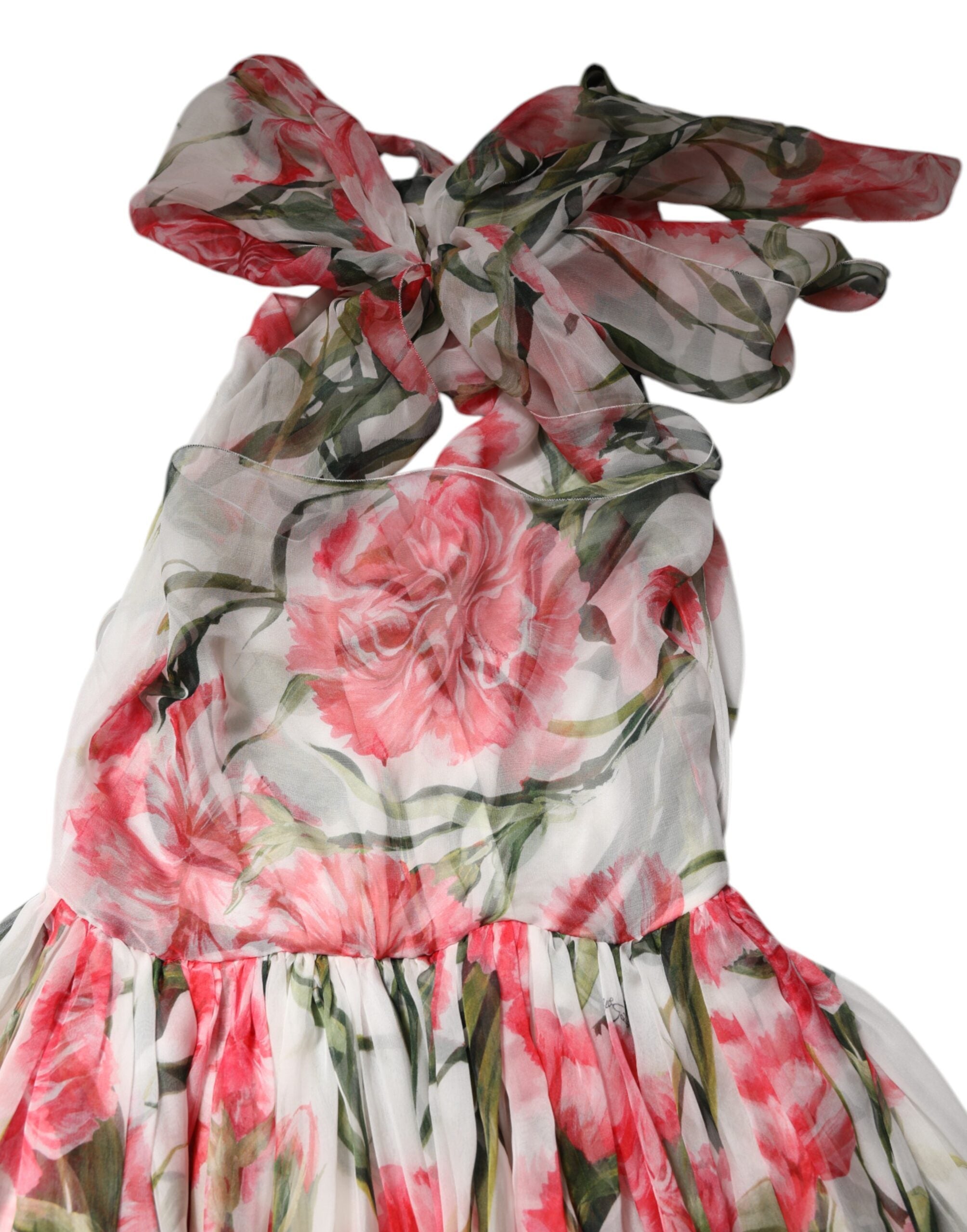 Robe longue blanche en soie à fleurs avec col halter et coupe en A de Dolce & Gabbana, élégante et fluide.