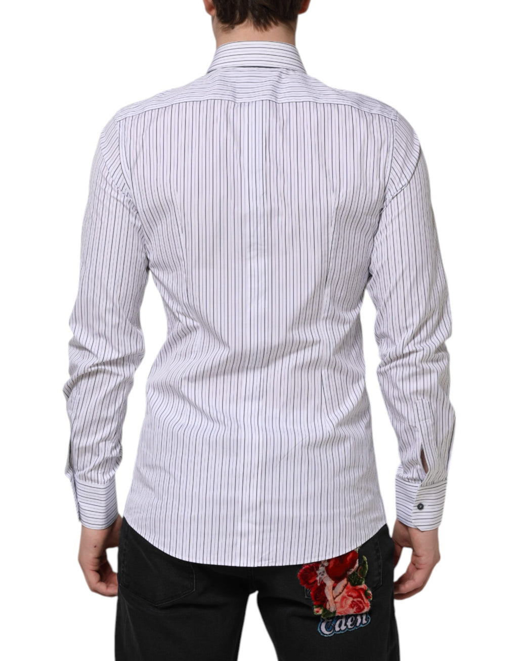 Chemise formelle en coton blanc et bleu à rayures avec détails dorés de Dolce & Gabbana sur fond blanc.