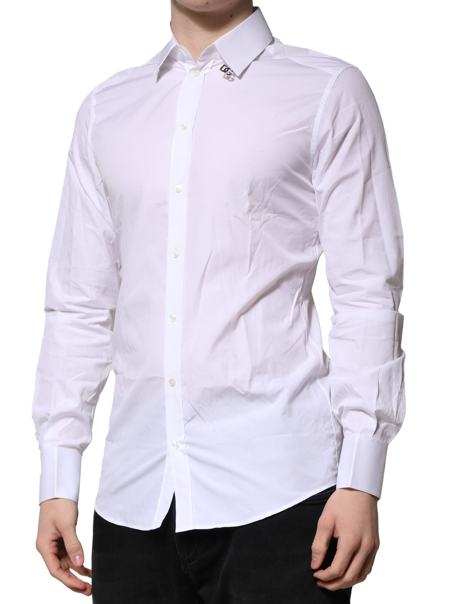 Chemise formelle blanche en coton Dolce & Gabbana avec manches longues et détails dorés visibles sur l'image.