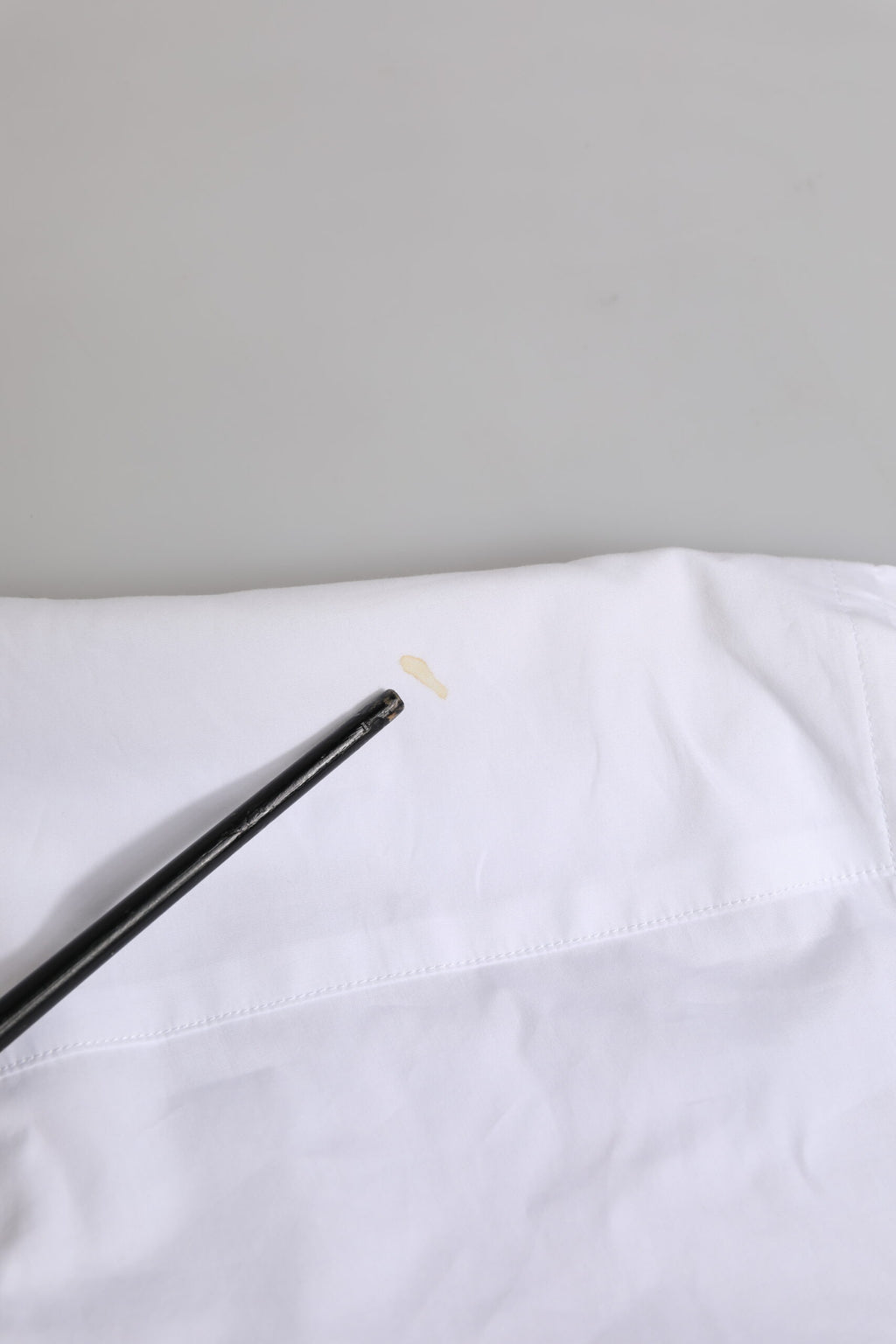Chemise formelle blanche en coton Dolce & Gabbana Martini à manches longues, élégante et sophistiquée.