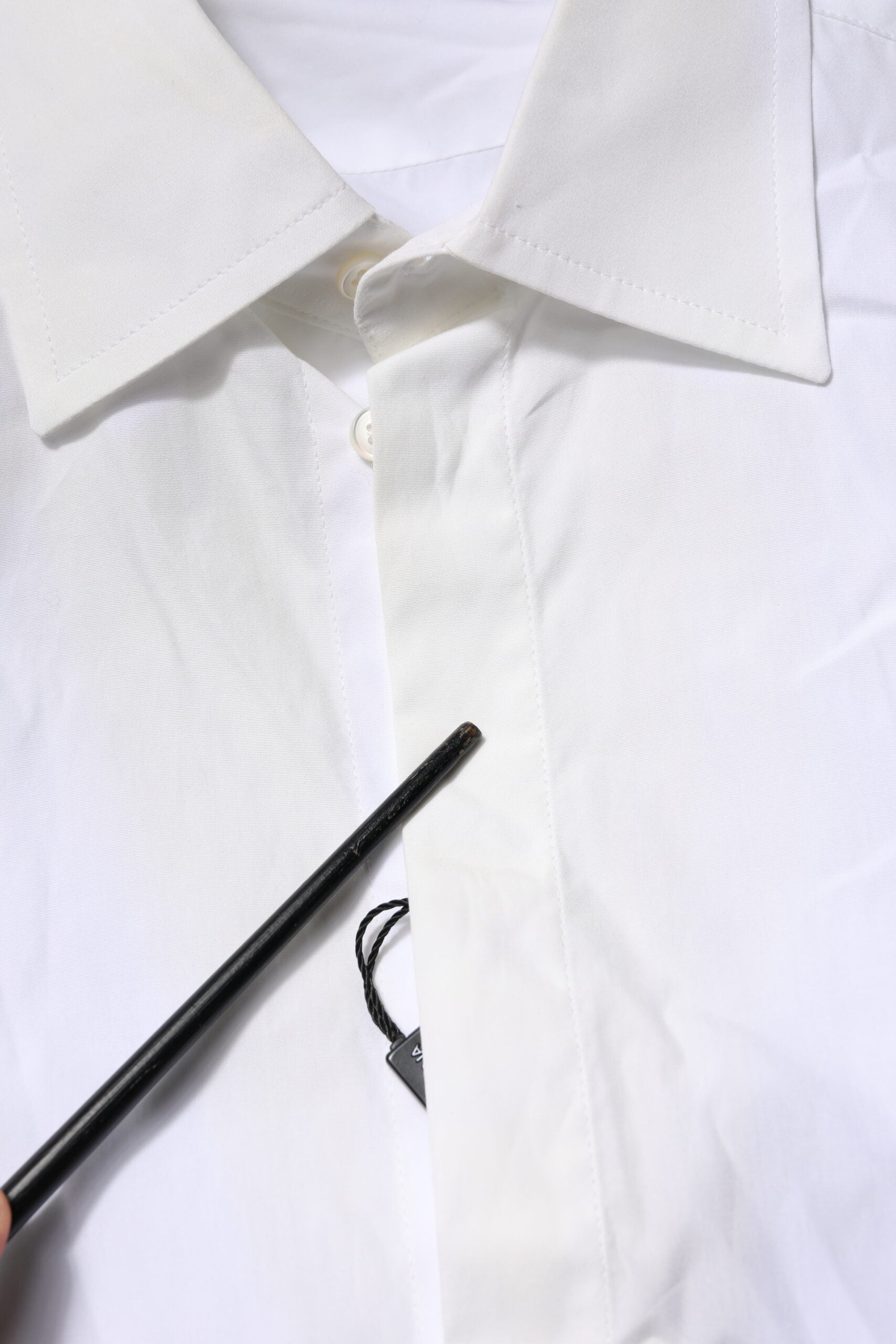 Chemise homme formelle en coton popeline blanc de Dolce & Gabbana, style élégant et classique.