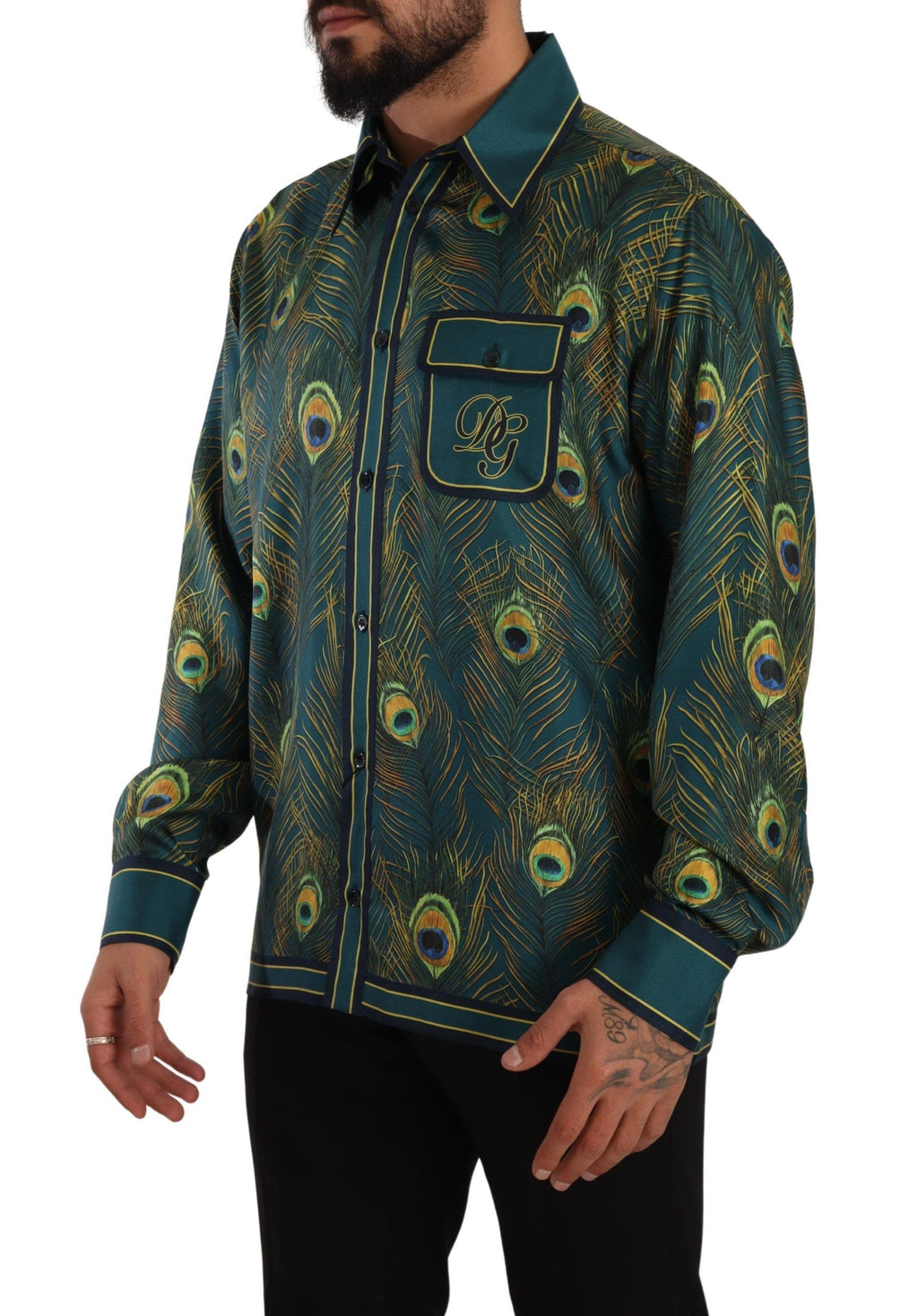 Chemise de pyjama en soie Dolce & Gabbana à motif plumes de paon pour homme, motif élégant et sophistiqué.