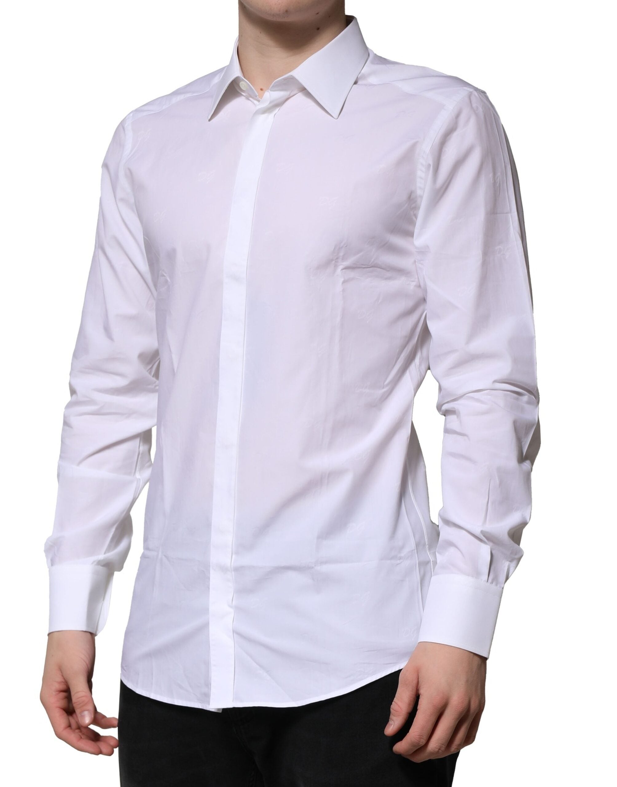 Chemise formelle Dolce & Gabbana blanche à manches longues avec accents dorés, élégante et sophistiquée.