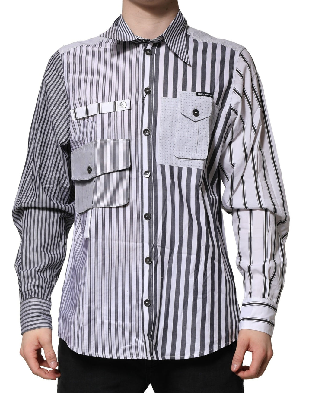 Chemise homme Dolce & Gabbana en coton blanc et gris à rayures, style décontracté avec col et boutons visibles.