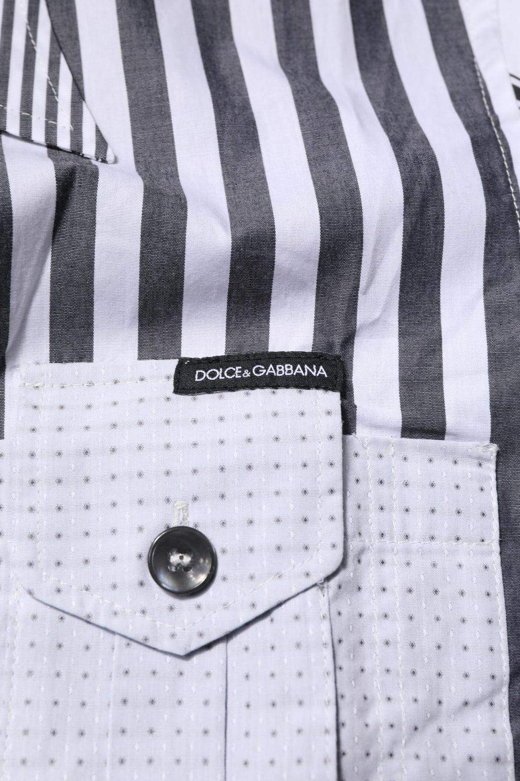 Chemise homme Dolce & Gabbana en coton blanc et gris à rayures, style décontracté et élégant.
