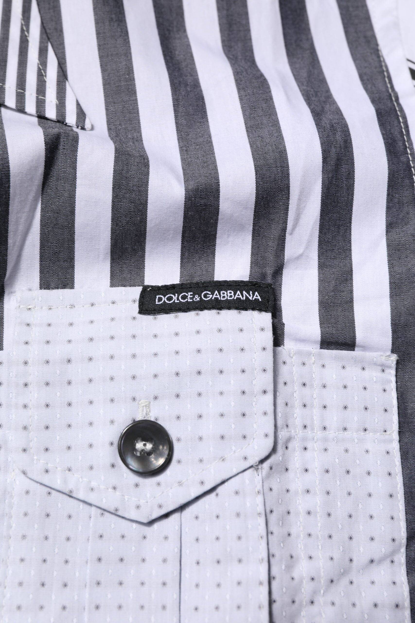 Chemise homme Dolce & Gabbana en coton blanc et gris à rayures, style décontracté et élégant.