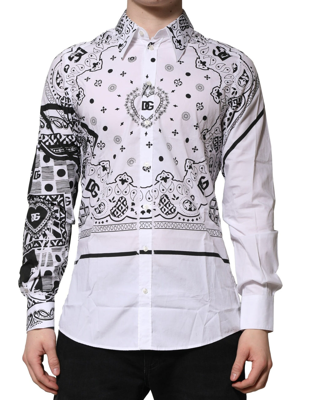 Chemise formelle blanche Dolce & Gabbana avec motif bandana Martini, design élégant et sophistiqué, vue de face.