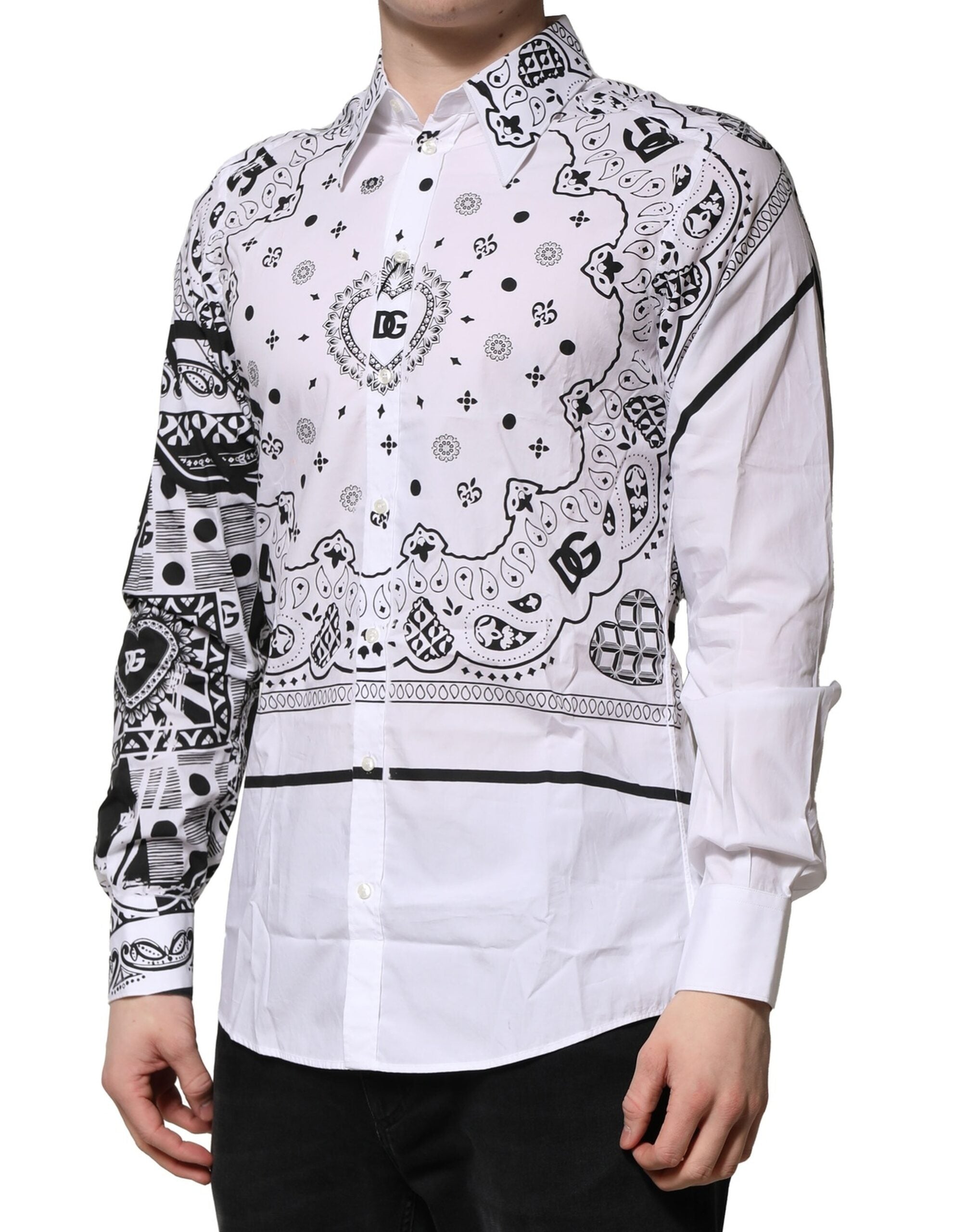 Chemise formelle blanche Dolce & Gabbana avec motif bandana Martini, élégante et sophistiquée, visible en détail dans l’image.