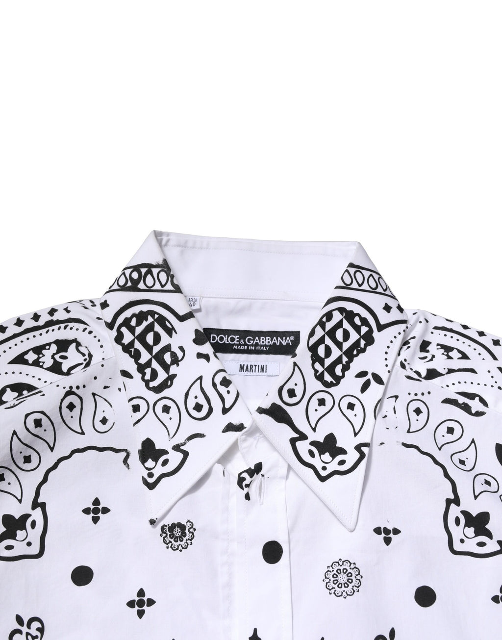 Chemise formelle blanche Dolce & Gabbana avec motif bandana Martini, design élégant et sophistiqué, vue de face.