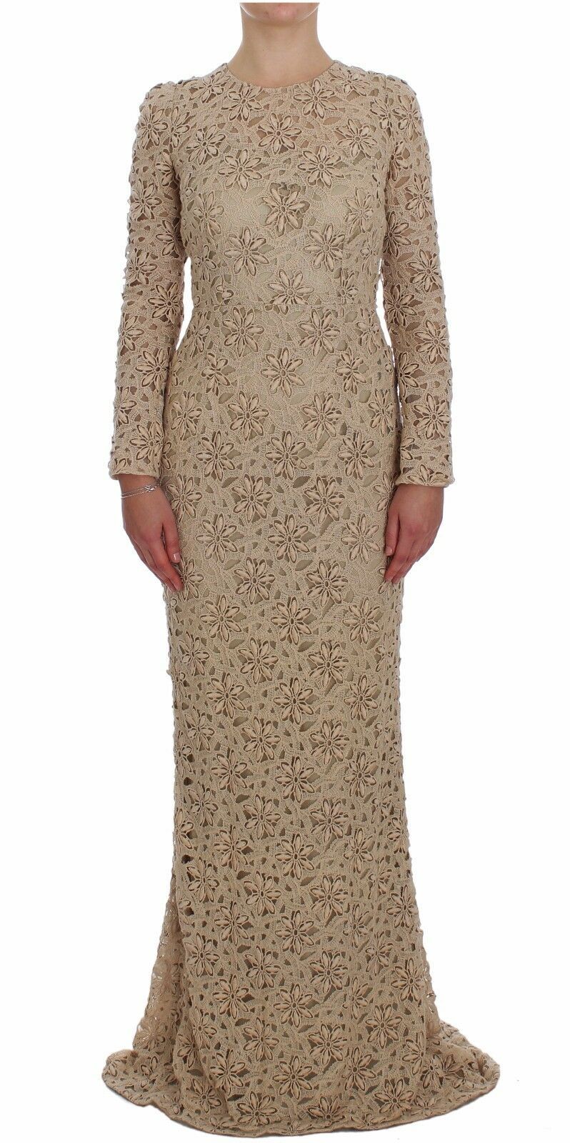 Robe longue beige à fleurs en dentelle Dolce & Gabbana, robe cintrée élégante avec détails floraux raffinés.