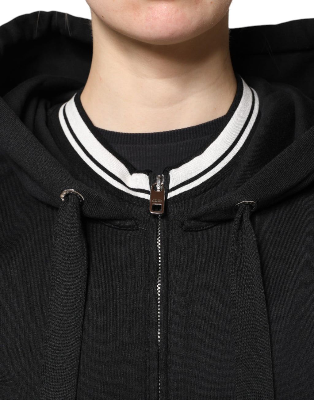 Sweat à capuche Dolce & Gabbana en coton noir avec fermeture éclair complète, style décontracté et moderne.