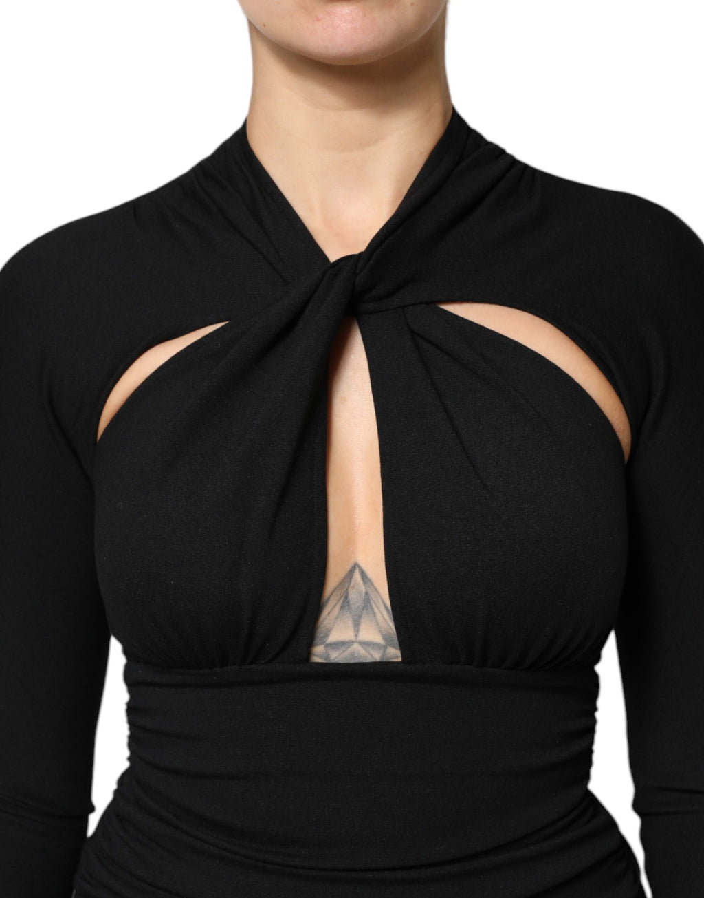 Robe midi noire à manches longues de la marque Dolce & Gabbana, robe élégante en tissu fluide.