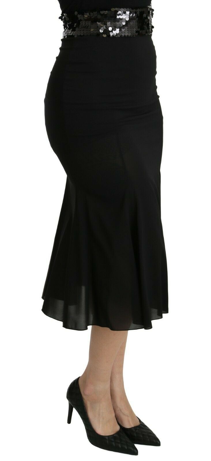 Jupe mi-longue en soie noire à taille haute style sirène, de la marque Dolce & Gabbana, visible en détail dans l'image.