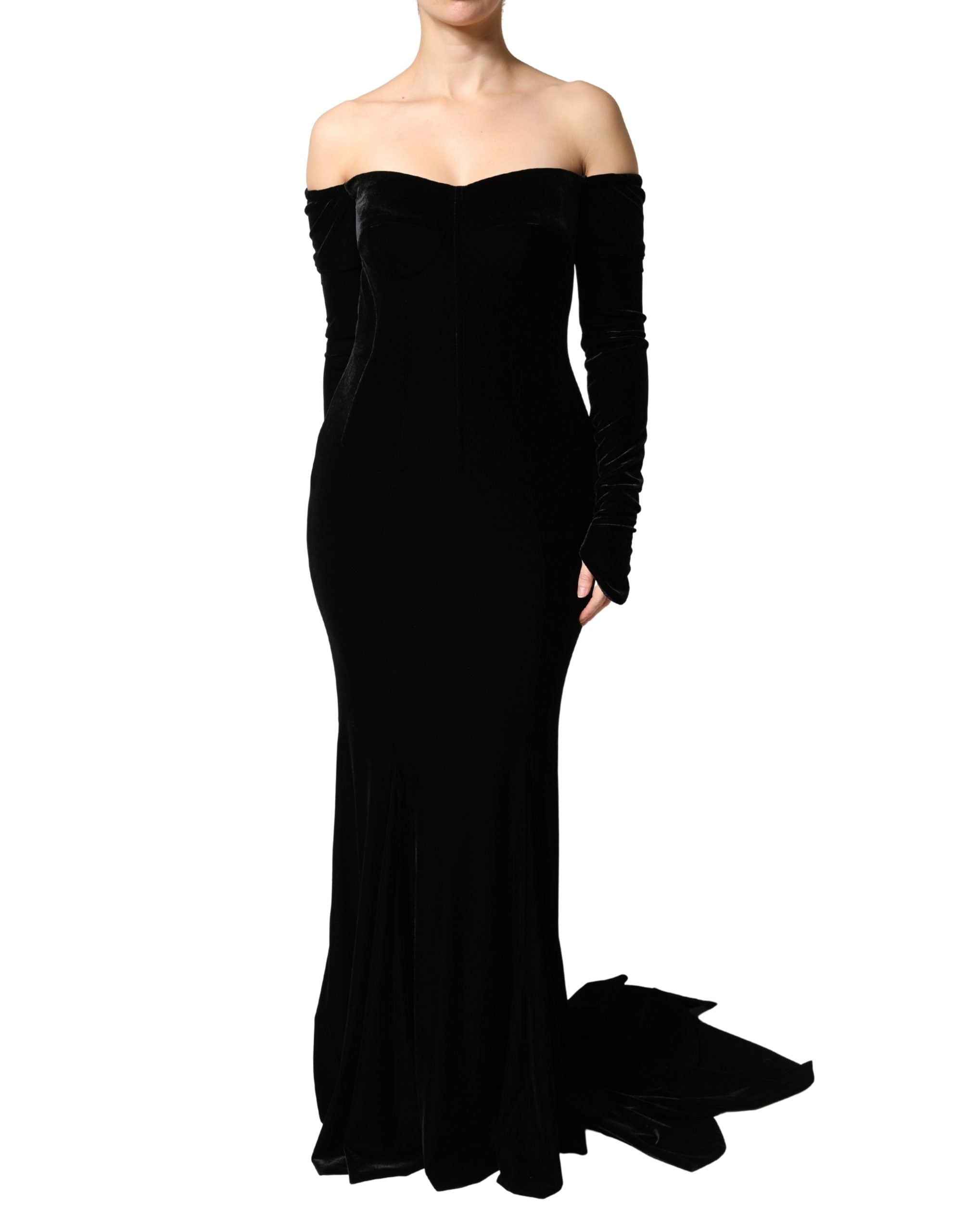 Robe longue noire Dolce & Gabbana, bodycon, décolletée épaules dénudées, élégante et ajustée, portée sur un mannequin.