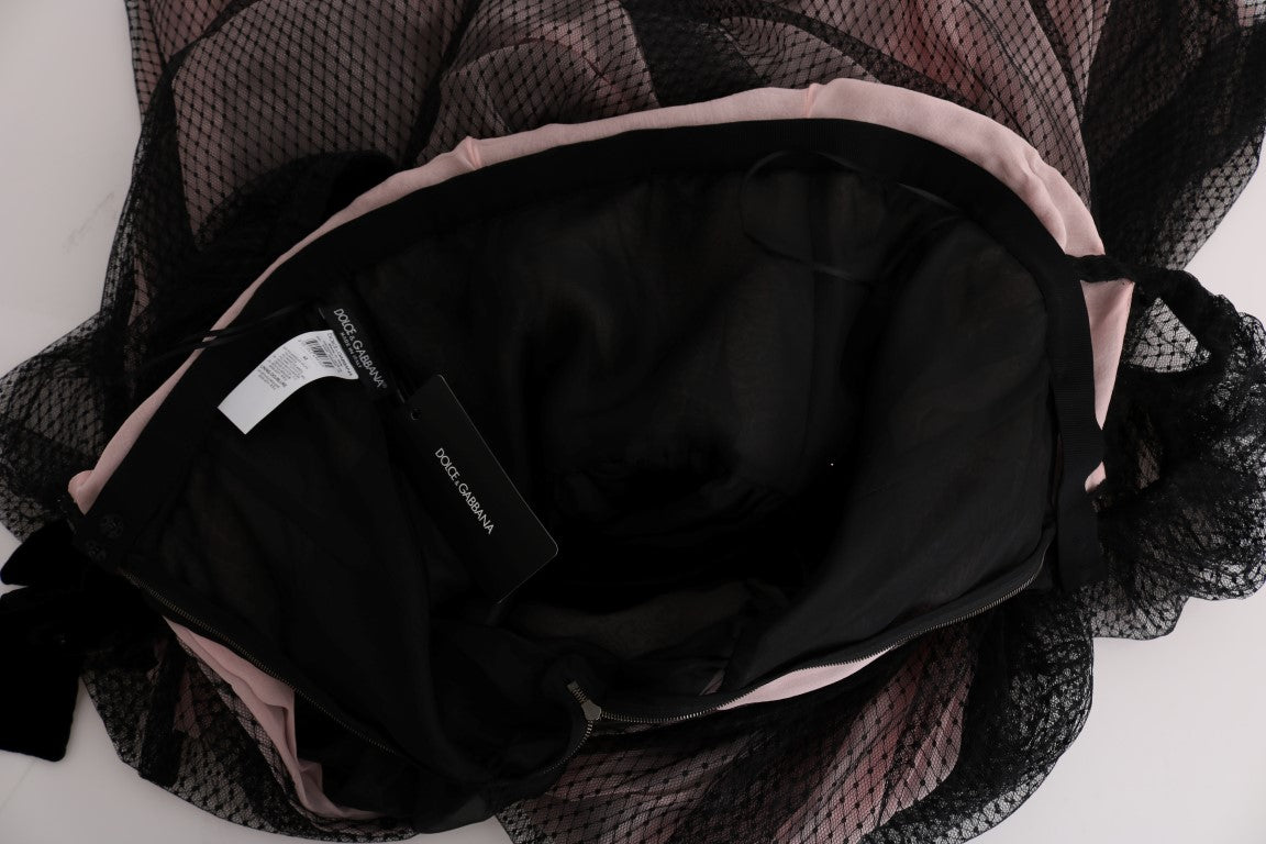 Robe longue en soie noire et rose de Dolce & Gabbana, robe de nuit ou de soirée élégante avec coupe fluide et détails raffinés.