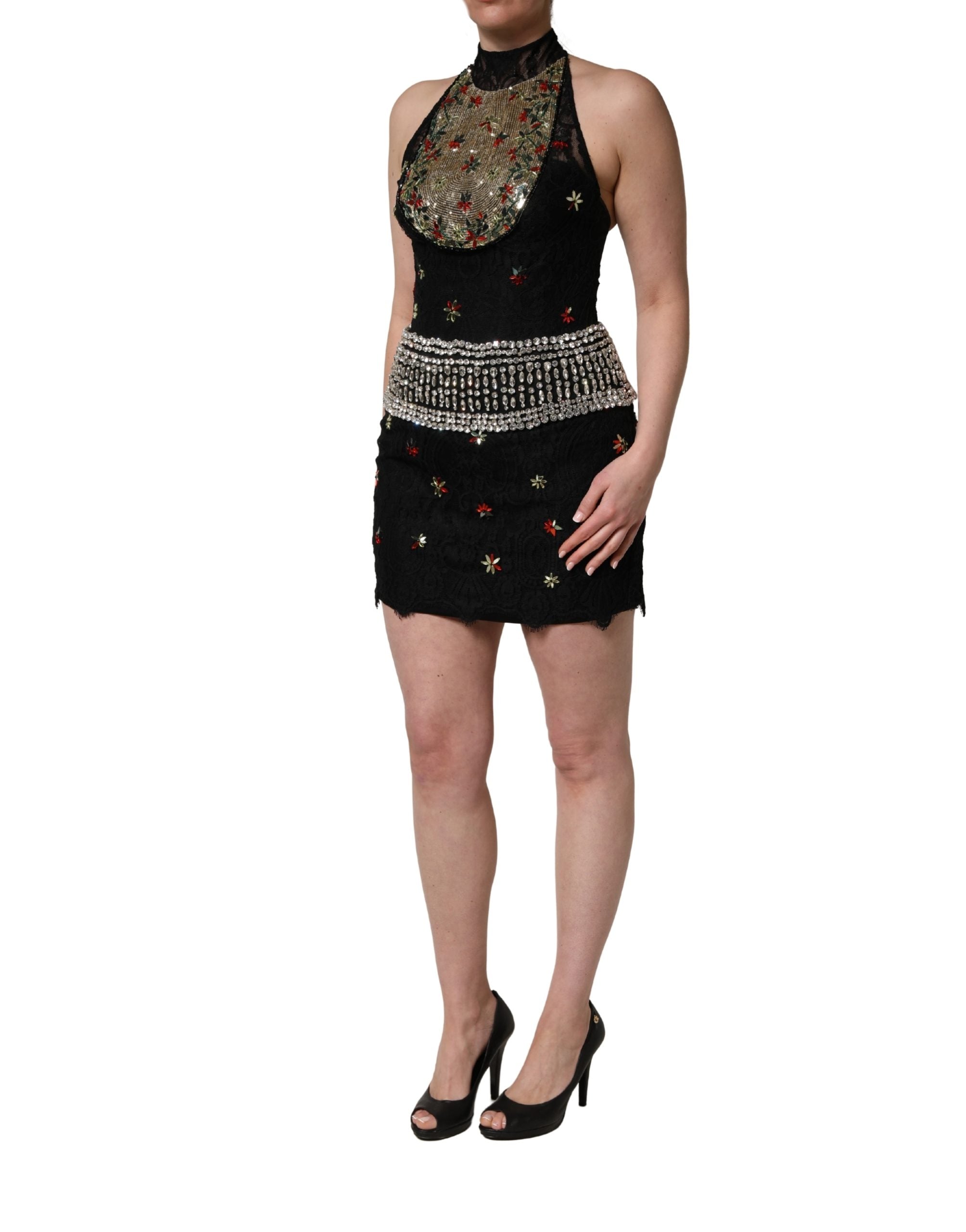 Robe courte noire en sequins avec embellissements de Dolce & Gabbana, robe moulante élégante pour soirée.