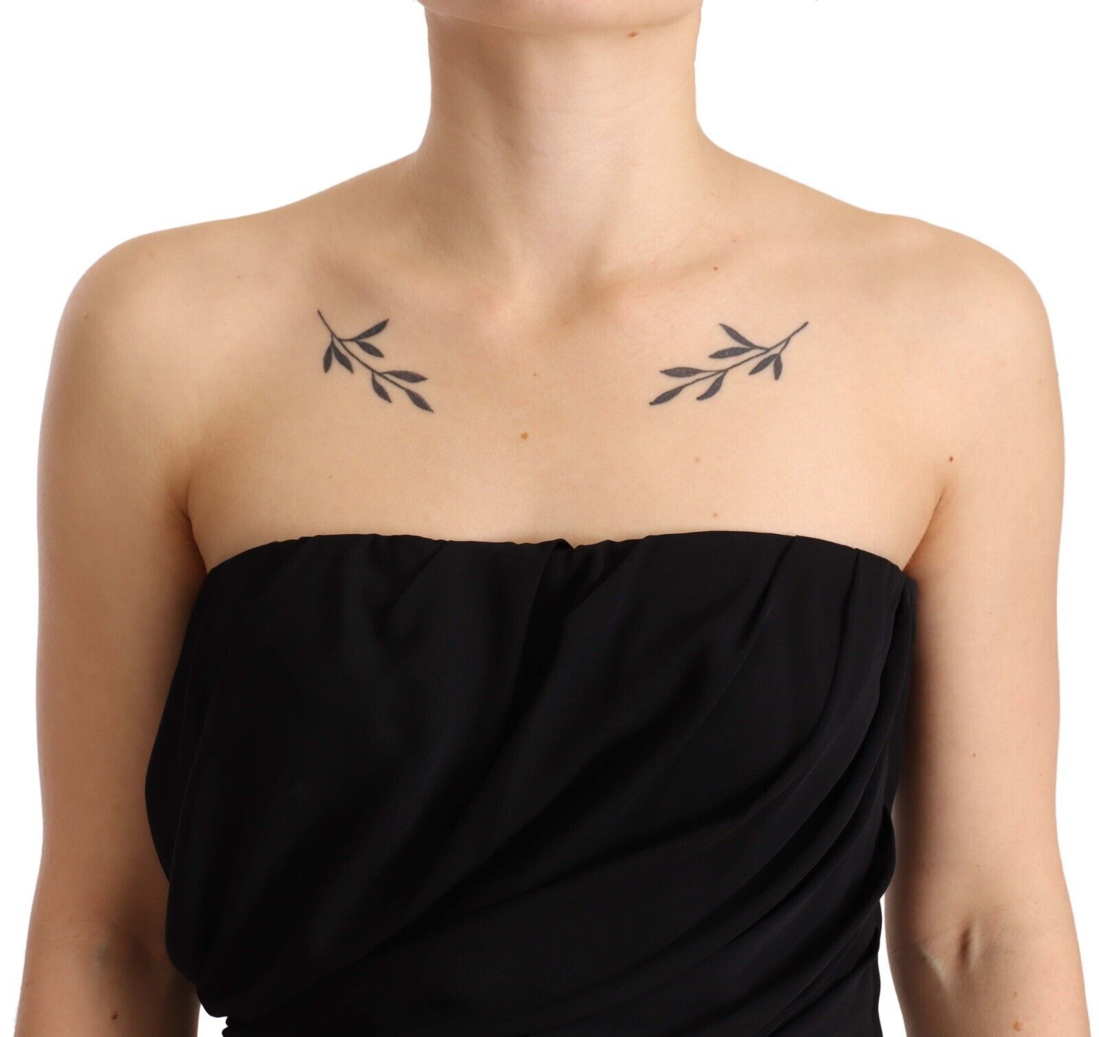 Robe midi noire en soie stretch sans bretelles de Dolce & Gabbana, coupe ajustée et élégante.