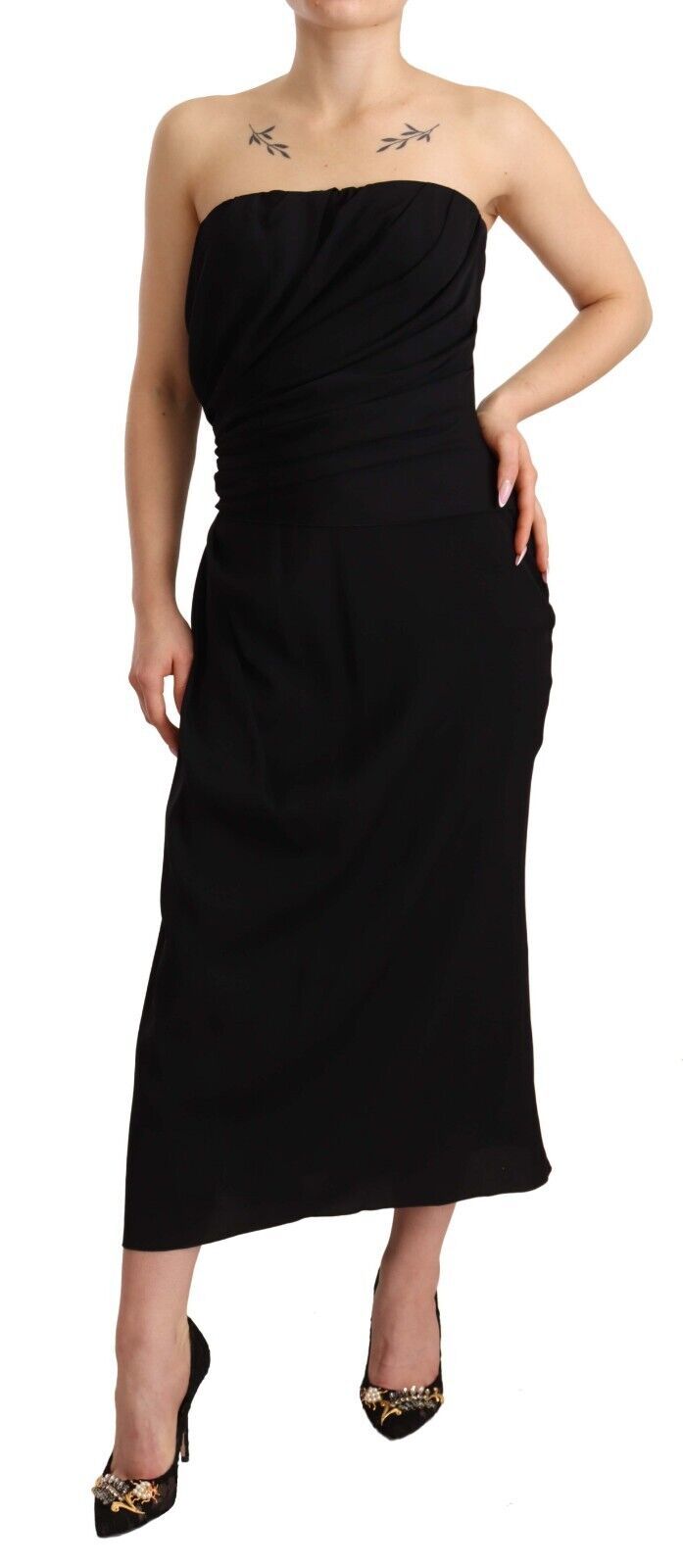 Robe midi noire en soie stretch sans bretelles de Dolce & Gabbana, coupe élégante et ajustée.
